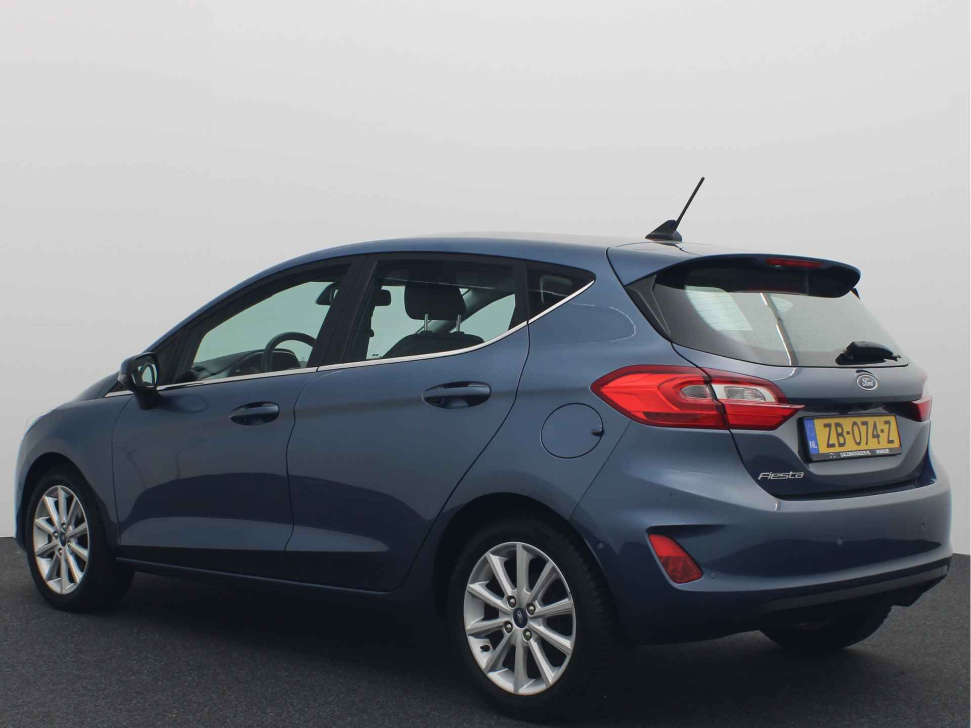 Ford Fiesta 1.0 EcoBoost 100PK Titanium CAMERA / CLIMA / PDC / CRUISE / CARPLAY / NAVI / NL-AUTO - 4/47