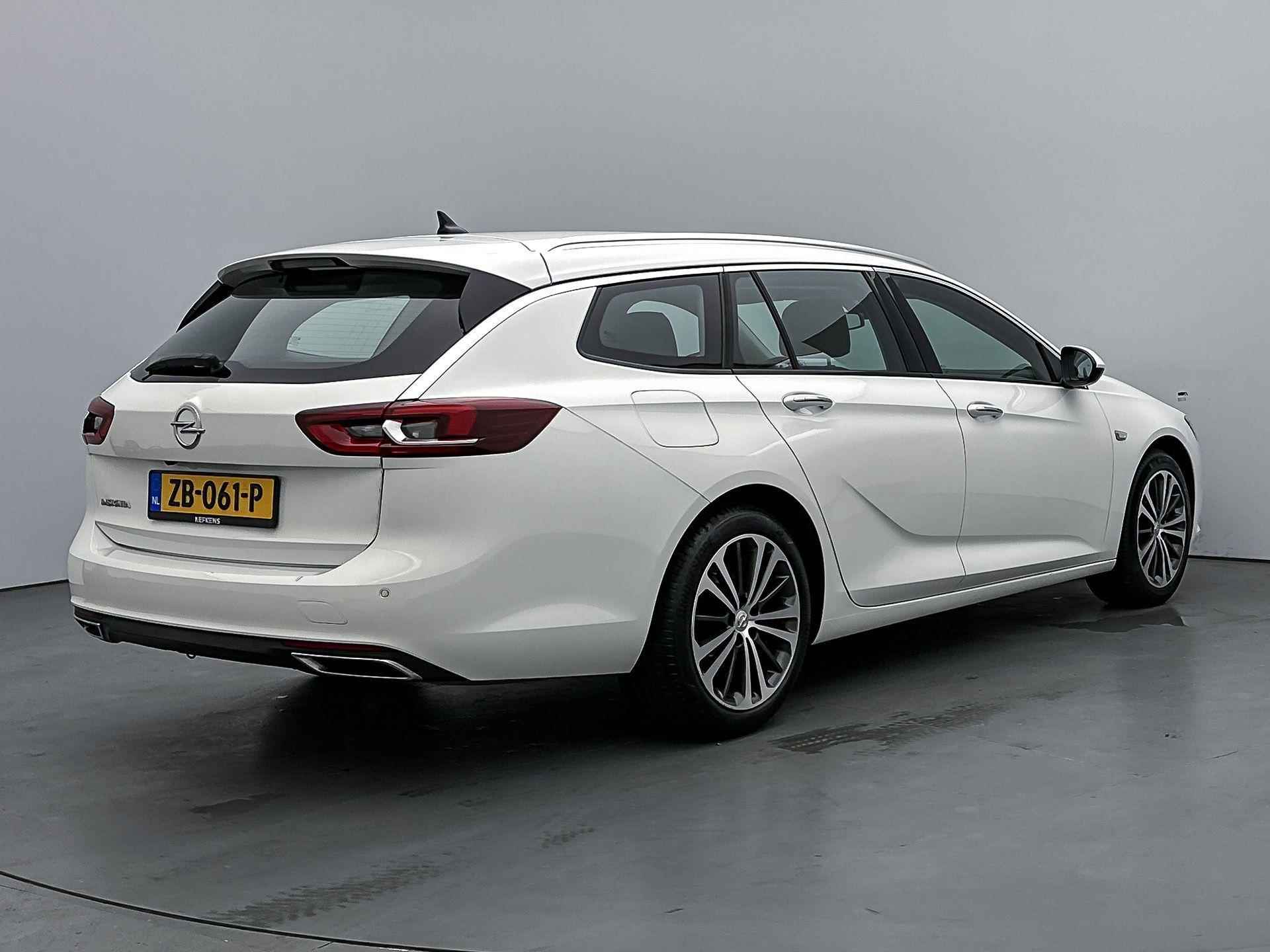 Opel Insignia 200pk Turbo Executive | Navigatie | Achteruitrijcamera | Parkeersensoren Voor en Achter | Lederen Bekleding | Keyless Entry/Start | Verwarmde Comfortstoelen | Dodehoek Detectie | Climate Control | 18" Lichtmetalen Velgen | Apple Carplay/Android Auto | - 4/39