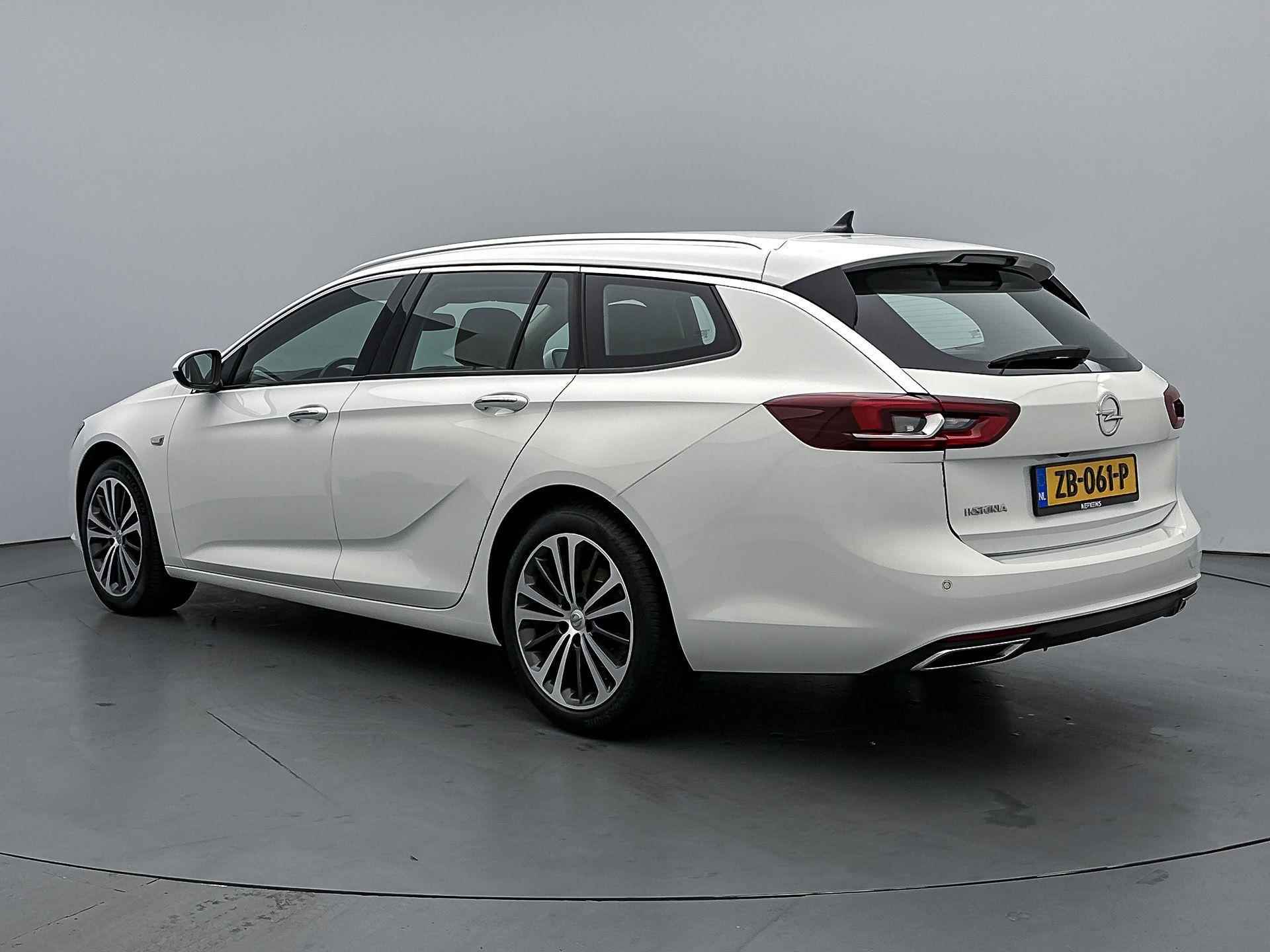 Opel Insignia 200pk Turbo Executive | Navigatie | Achteruitrijcamera | Parkeersensoren Voor en Achter | Lederen Bekleding | Keyless Entry/Start | Verwarmde Comfortstoelen | Dodehoek Detectie | Climate Control | 18" Lichtmetalen Velgen | Apple Carplay/Android Auto | - 8/39