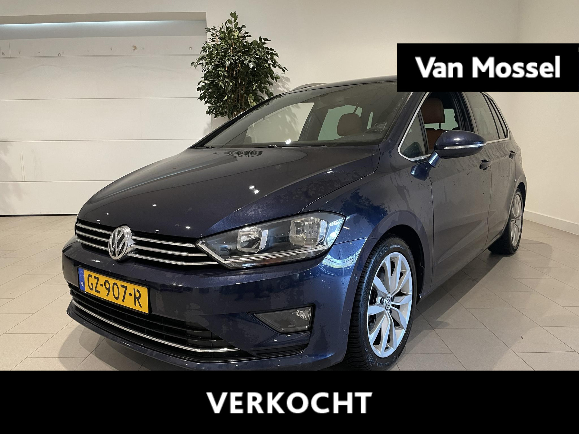 Volkswagen Golf Sportsvan 1.4 TSI Business Edition | GERESERVEERD | Automaat | Apple Carplay | Lederen/Suede Bekleding | Stoelverwarming | Achteruitrijcamera | Parkeersensoren | Navigatie | Climate Control | Park Assist |