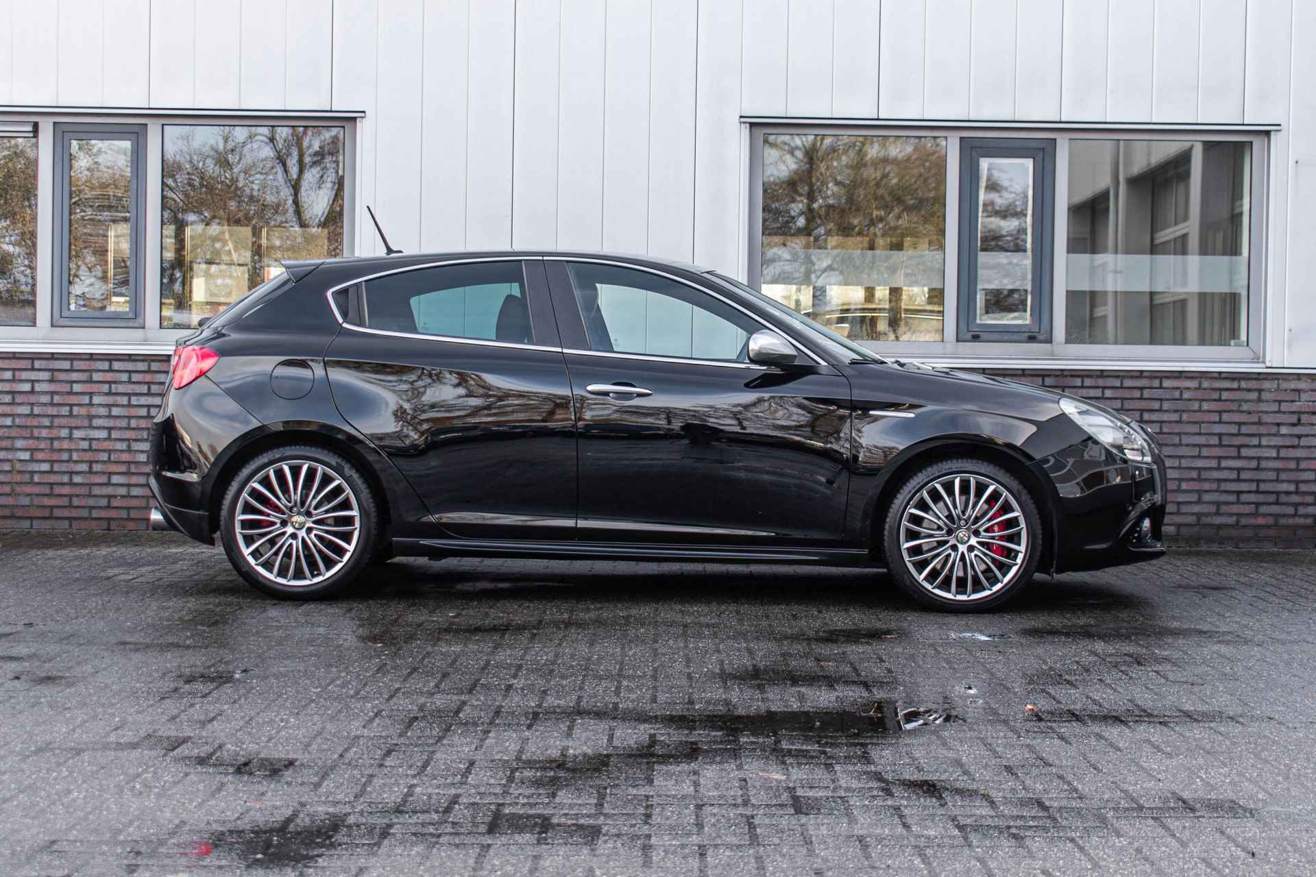 Alfa Romeo Giulietta 1.4 T Exclusive - 9/34