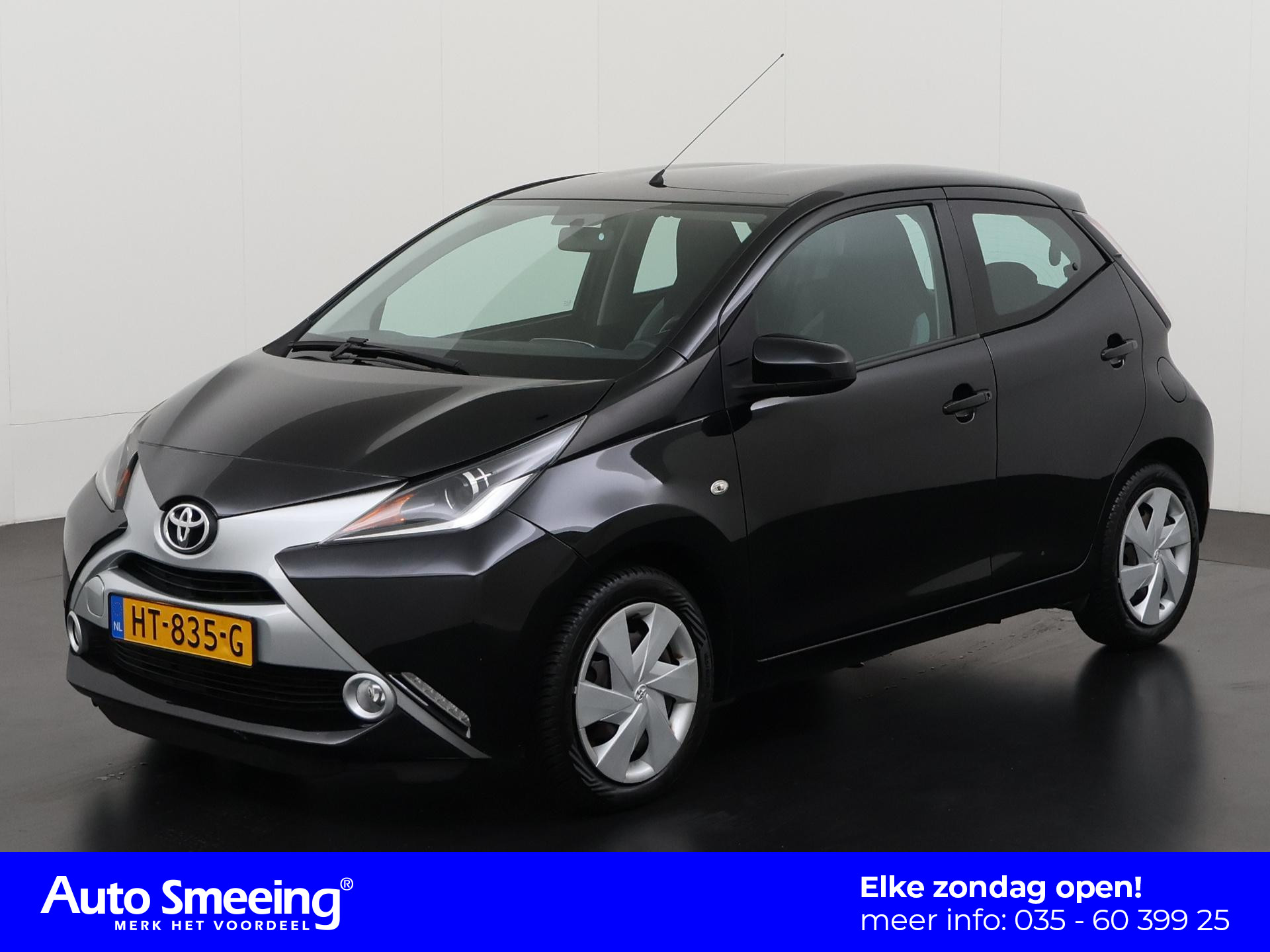 Toyota Aygo 1.0 VVT-i x-play | Camera | Navigatie | Zondag Open!