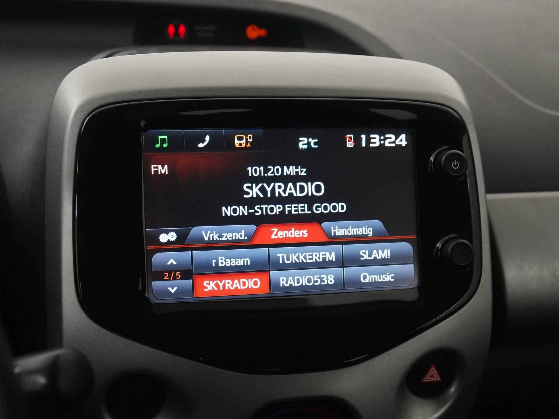 Toyota Aygo 1.0 VVT-i x-play | Camera | Navigatie | Zondag Open! - 13/34