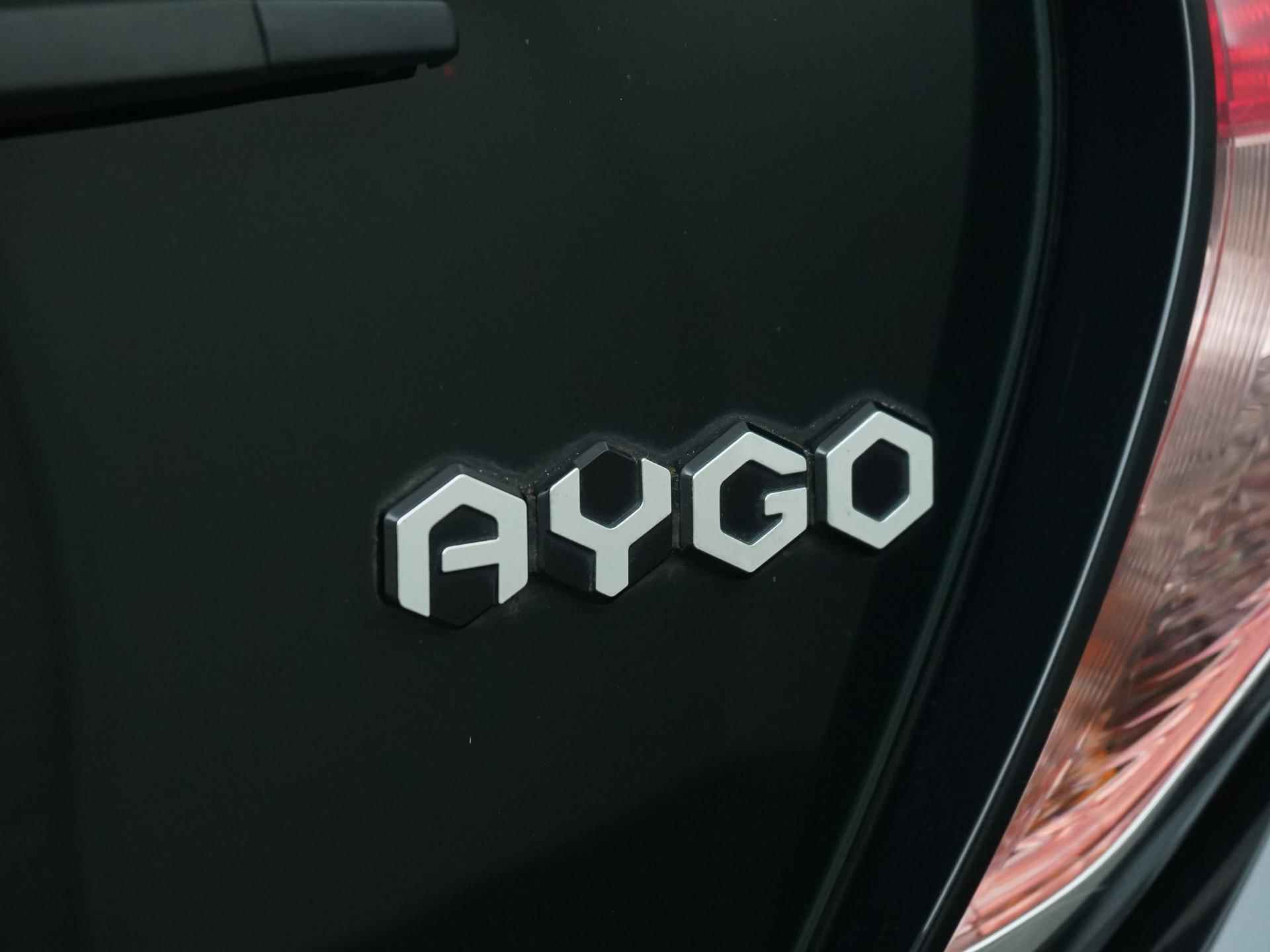 Toyota Aygo 1.0 VVT-i x-play | Camera | Navigatie | Zondag Open! - 21/34