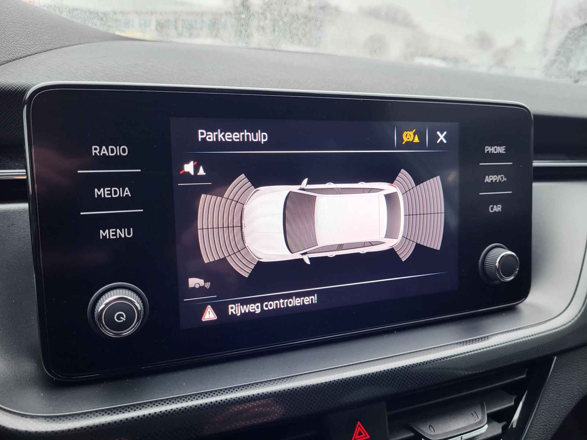 Skoda Scala 1.0 TSI Business Edition | Climate control, cruise control, AppleCarPlay/AndroidAuto en navigatie! - 31/38