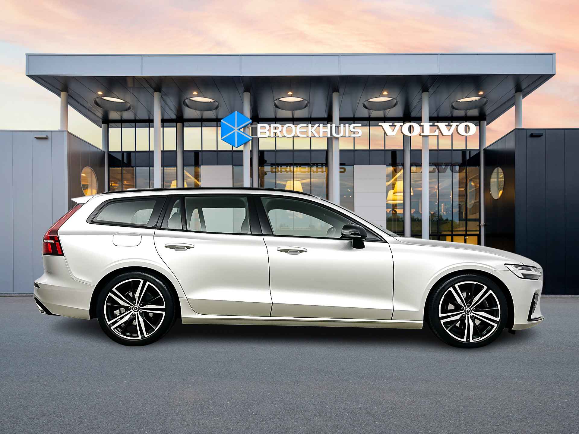 Volvo V60 T4 GT R-Design | 19" | Panoramadak | Adaptieve cruise | BLIS | Parkeerverwarming | Stoel/stuurverwarming | Keyless | Trekhaak - 8/37