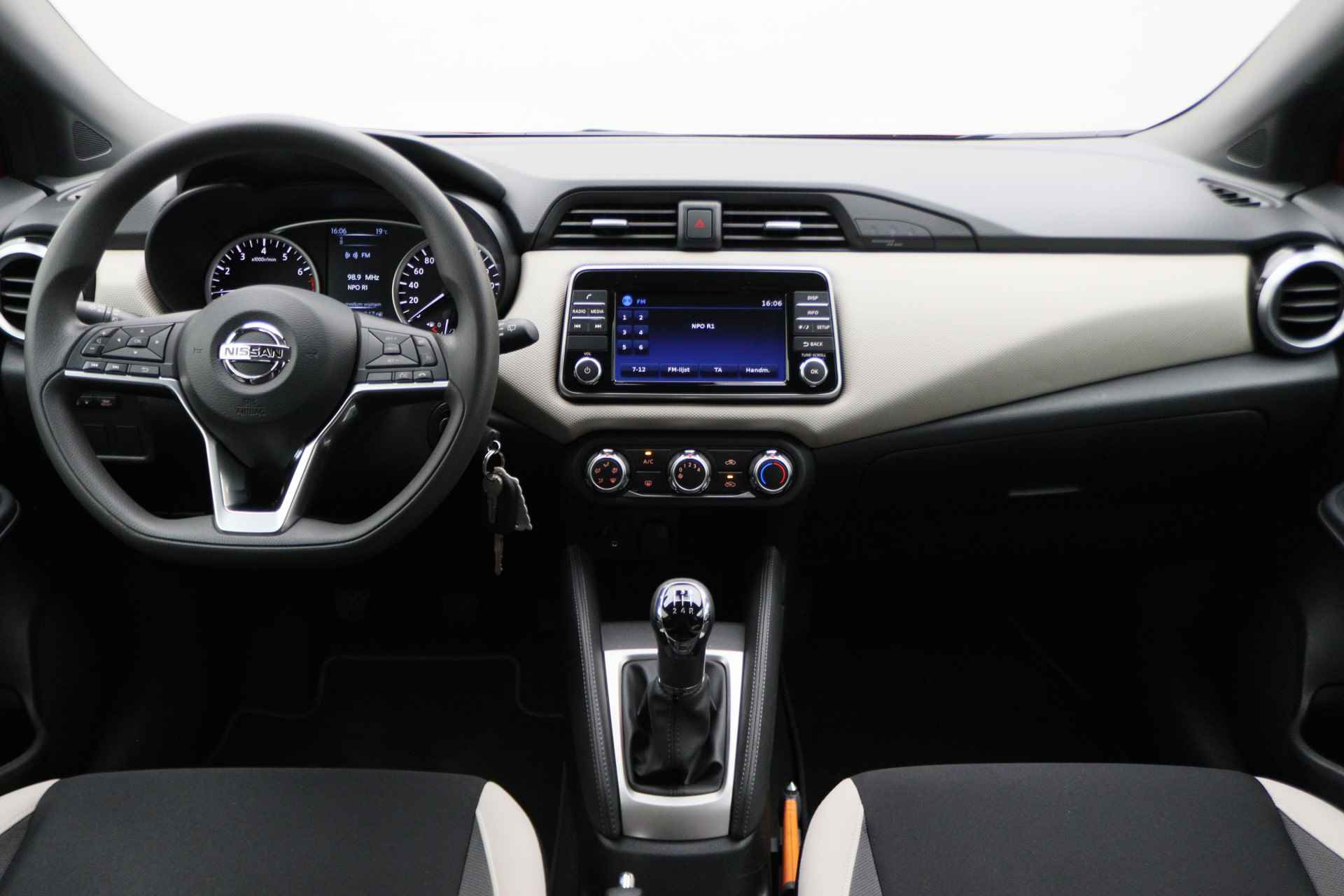 Nissan Micra 1.0L Acenta LED, Apple Carplay, Cruise, Trekhaak, 17" - 2/38