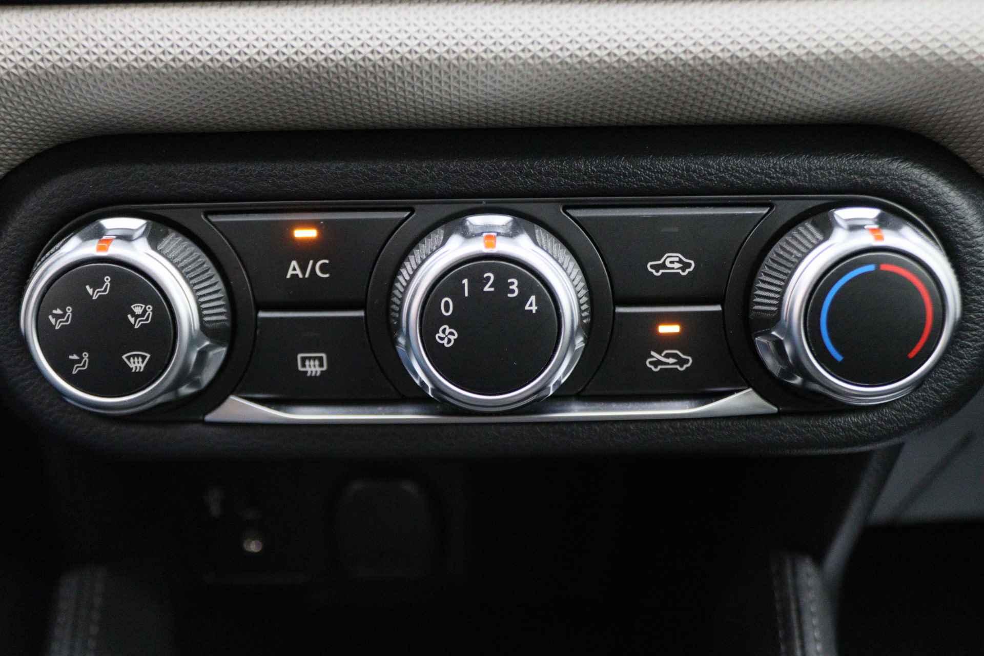 Nissan Micra 1.0L Acenta LED, Apple Carplay, Cruise, Trekhaak, 17" - 36/38