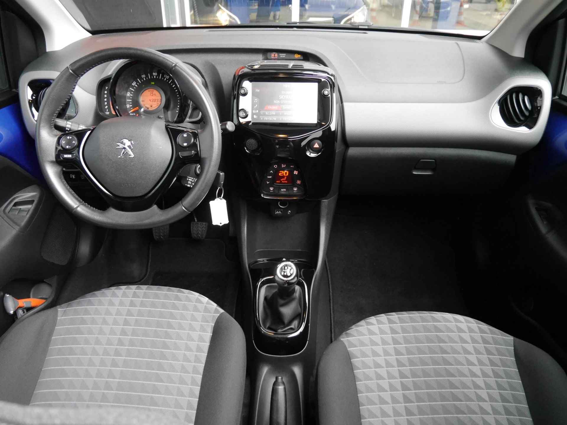 Peugeot 108 1.0 e-VTi Allure TOP! | Climate control | Carplay | Camera | Open dak | Dealer onderhouden | All season banden | 1e Eigenaar - 9/28