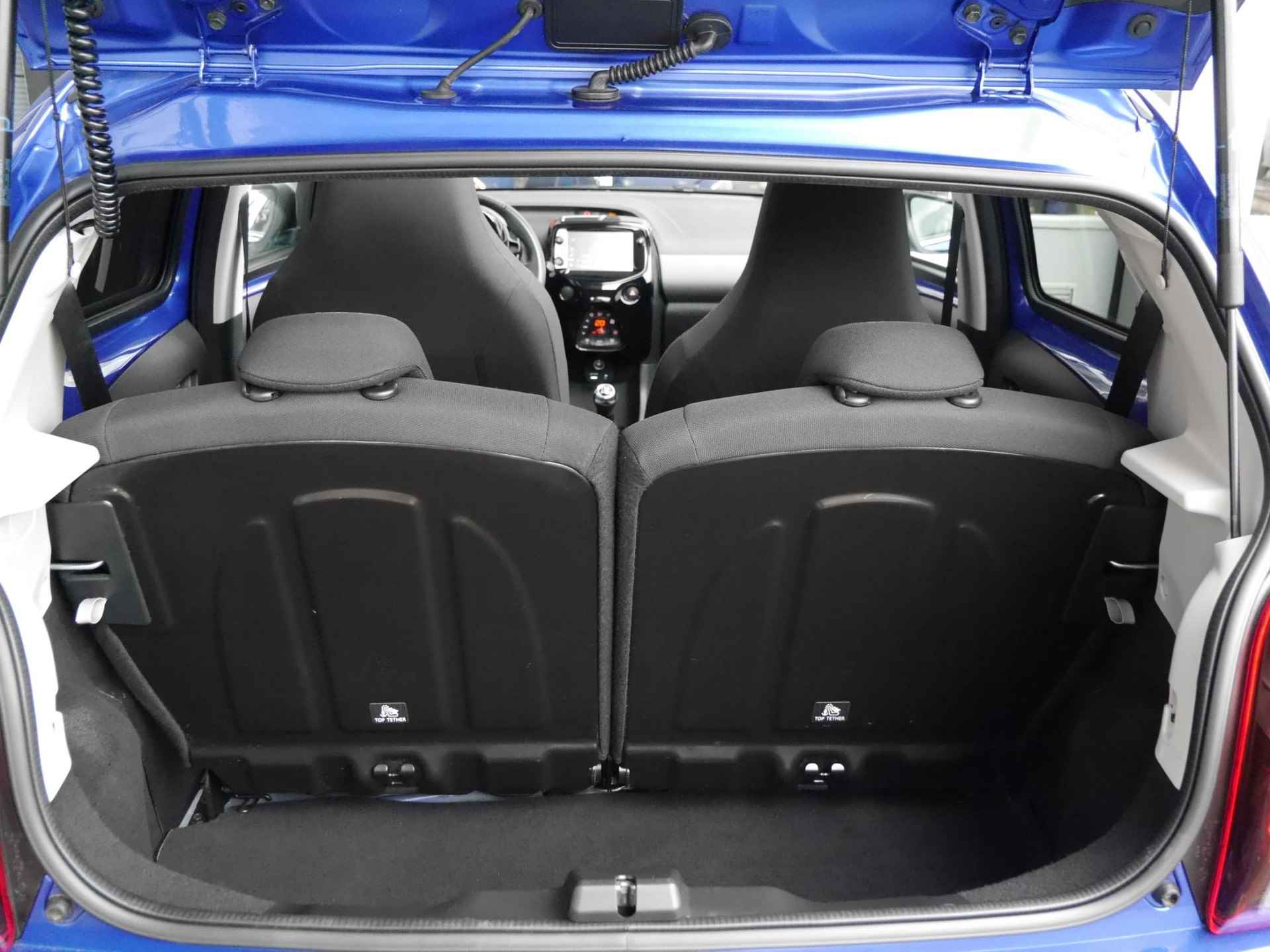 Peugeot 108 1.0 e-VTi Allure TOP! | Climate control | Carplay | Camera | Open dak | Dealer onderhouden | All season banden | 1e Eigenaar - 10/28