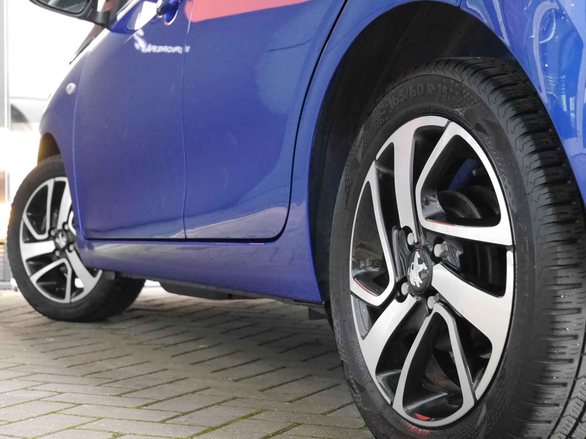 Peugeot 108 1.0 e-VTi Allure TOP! | Climate control | Carplay | Camera | Open dak | Dealer onderhouden | All season banden | 1e Eigenaar - 24/28