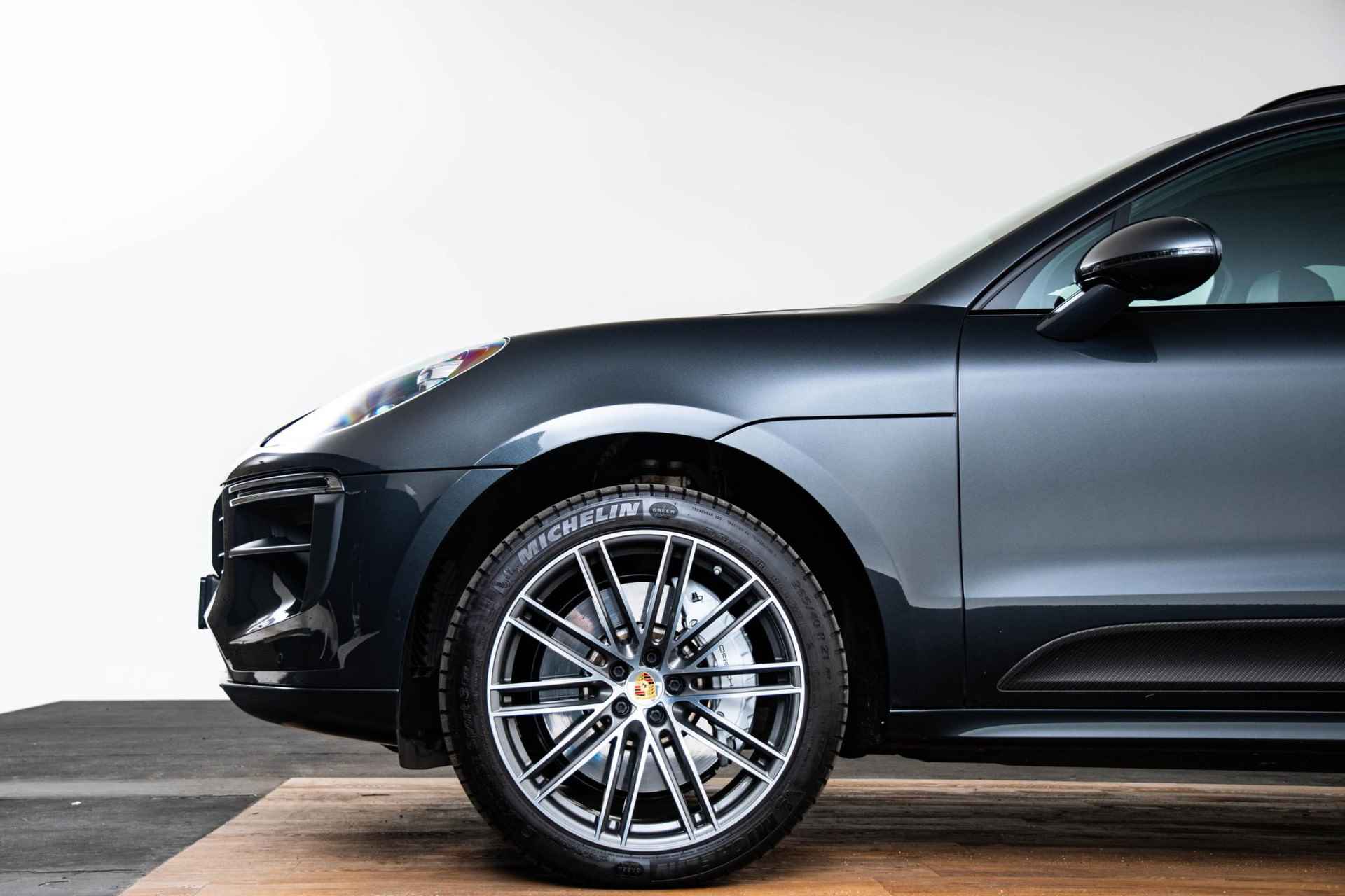 Porsche Macan 2.9 Turbo Panoramadak - Luchtvering - Sportdesign Pakket - Stoelverwaming/ventilatie - Sportuitlaat - Adaptieve Cruise Control - Interieurvoorverwarming - BOSE - Interieurpakket carbon - 7/69