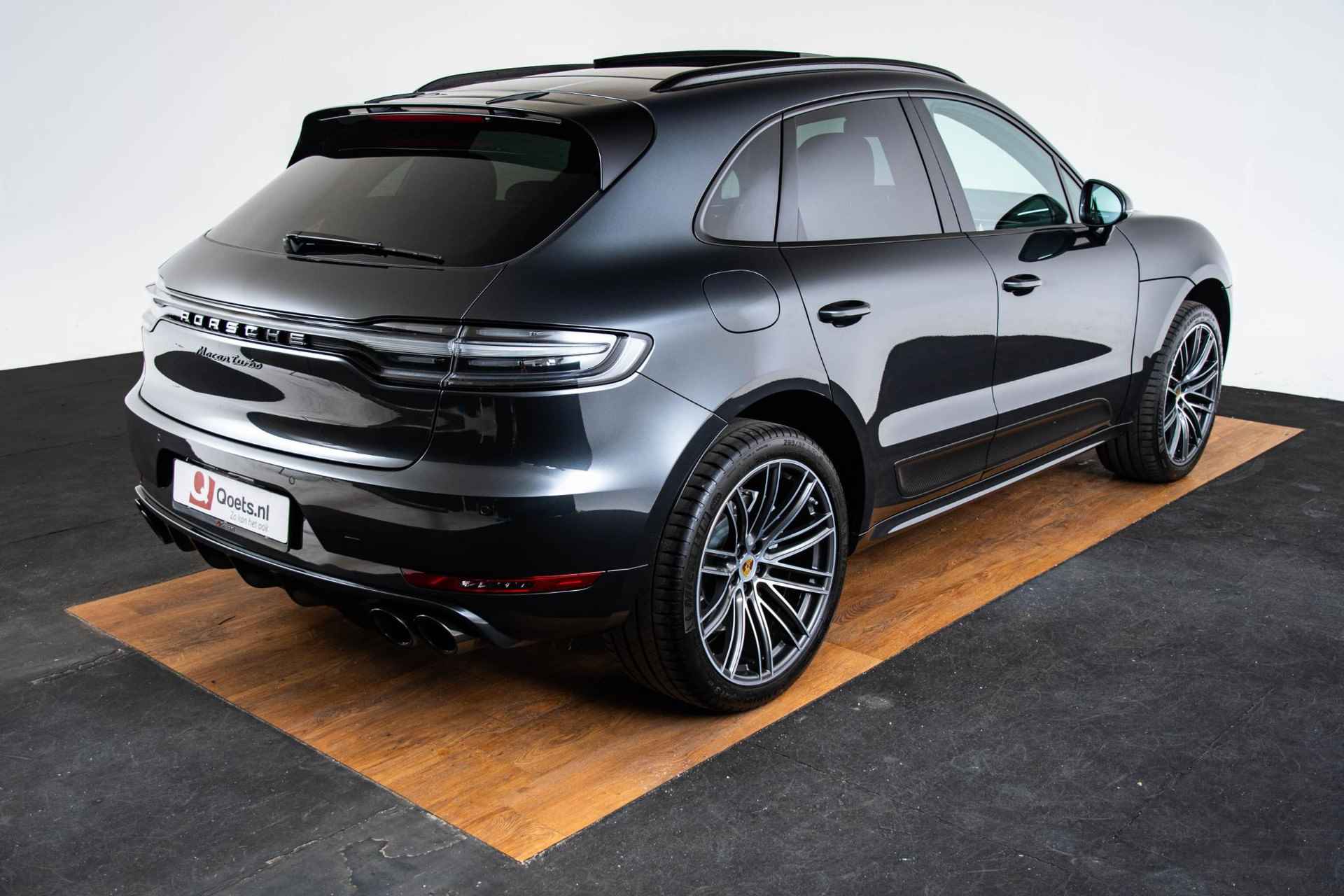 Porsche Macan 2.9 Turbo Panoramadak - Luchtvering - Sportdesign Pakket - Stoelverwaming/ventilatie - Sportuitlaat - Adaptieve Cruise Control - Interieurvoorverwarming - BOSE - Interieurpakket carbon - 11/69