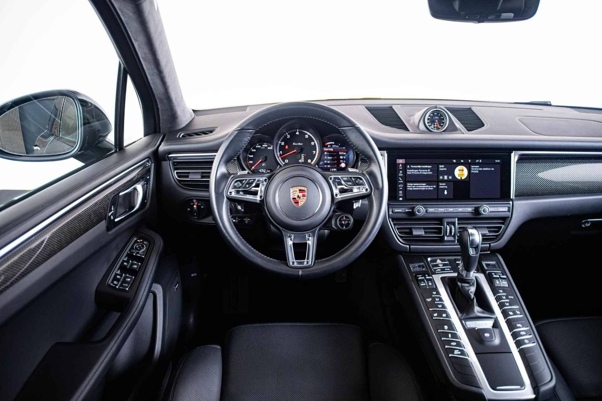 Porsche Macan 2.9 Turbo Panoramadak - Luchtvering - Sportdesign Pakket - Stoelverwaming/ventilatie - Sportuitlaat - Adaptieve Cruise Control - Interieurvoorverwarming - BOSE - Interieurpakket carbon - 15/69