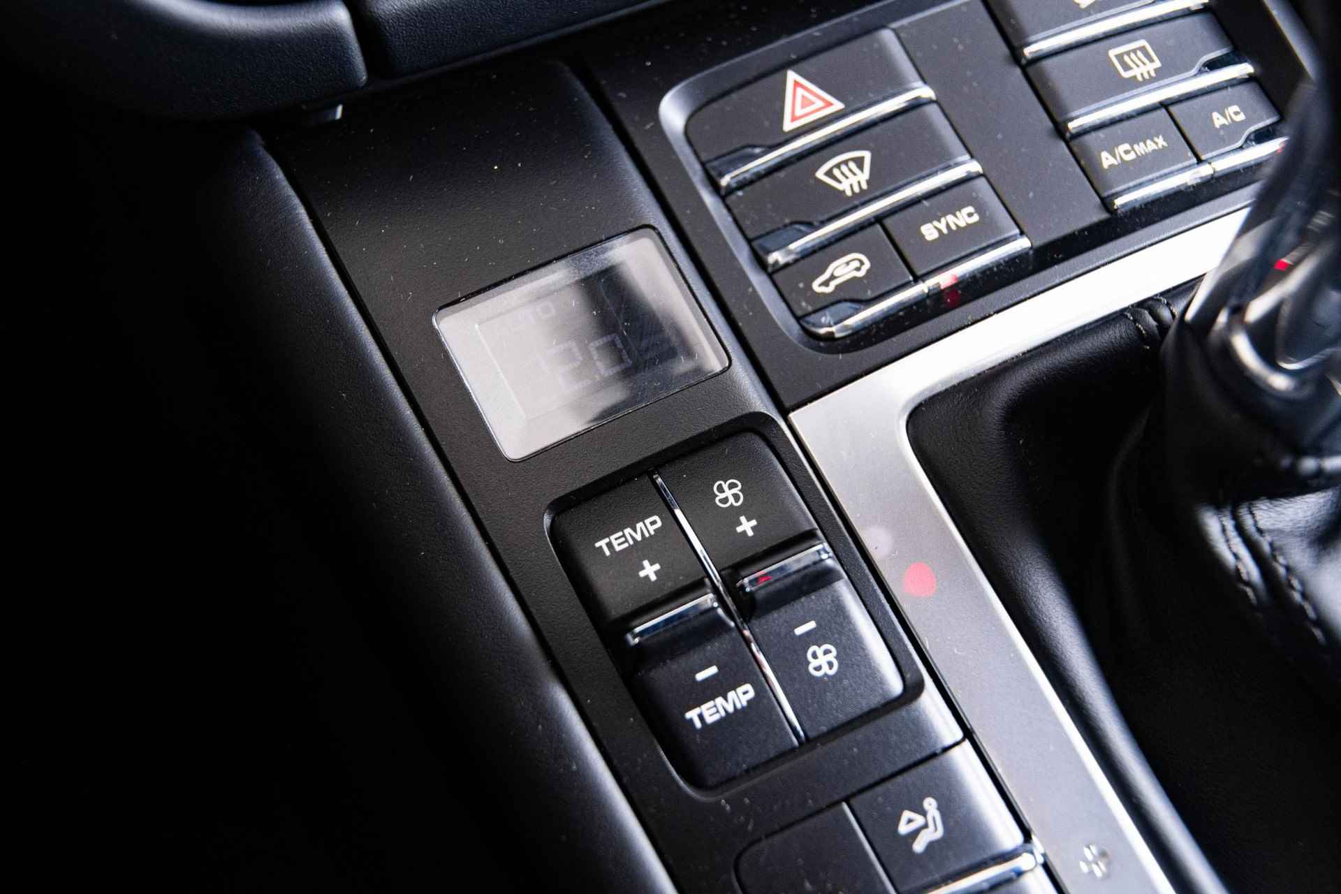 Porsche Macan 2.9 Turbo Panoramadak - Luchtvering - Sportdesign Pakket - Stoelverwaming/ventilatie - Sportuitlaat - Adaptieve Cruise Control - Interieurvoorverwarming - BOSE - Interieurpakket carbon - 58/69