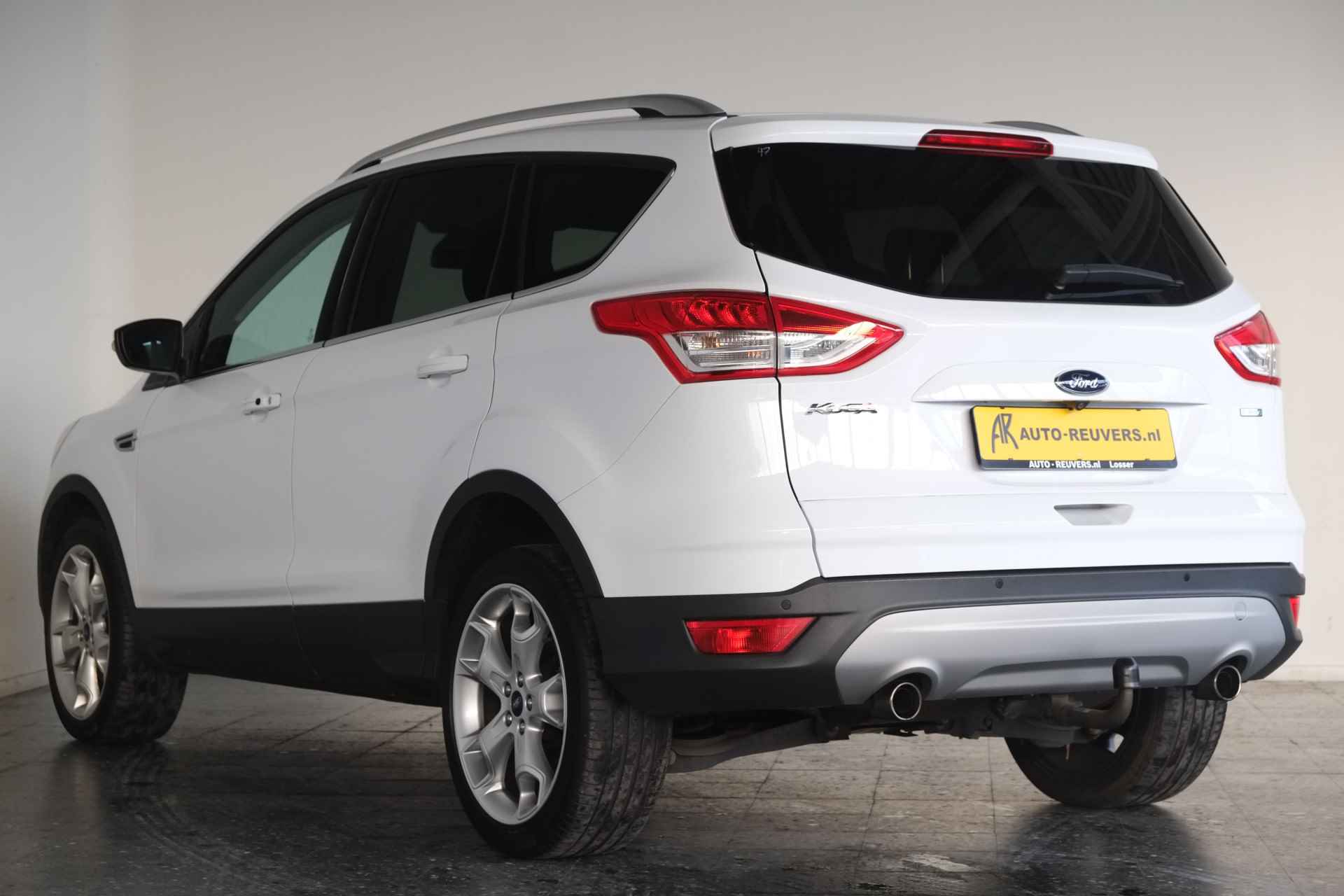 Ford Kuga 1.6 Titanium 4WD / Automaat / Navi / Half leder / Trekhaak / Camera / Xenon / ACC - 2/5