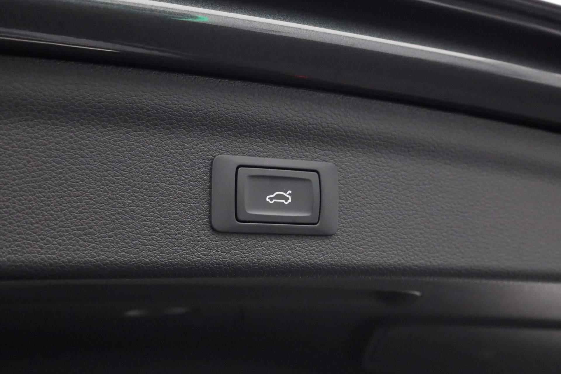 Audi Q3 40 TFSI 190PK S-tronic quattro S Edition | Pano | 19 inch | Camera - 43/44