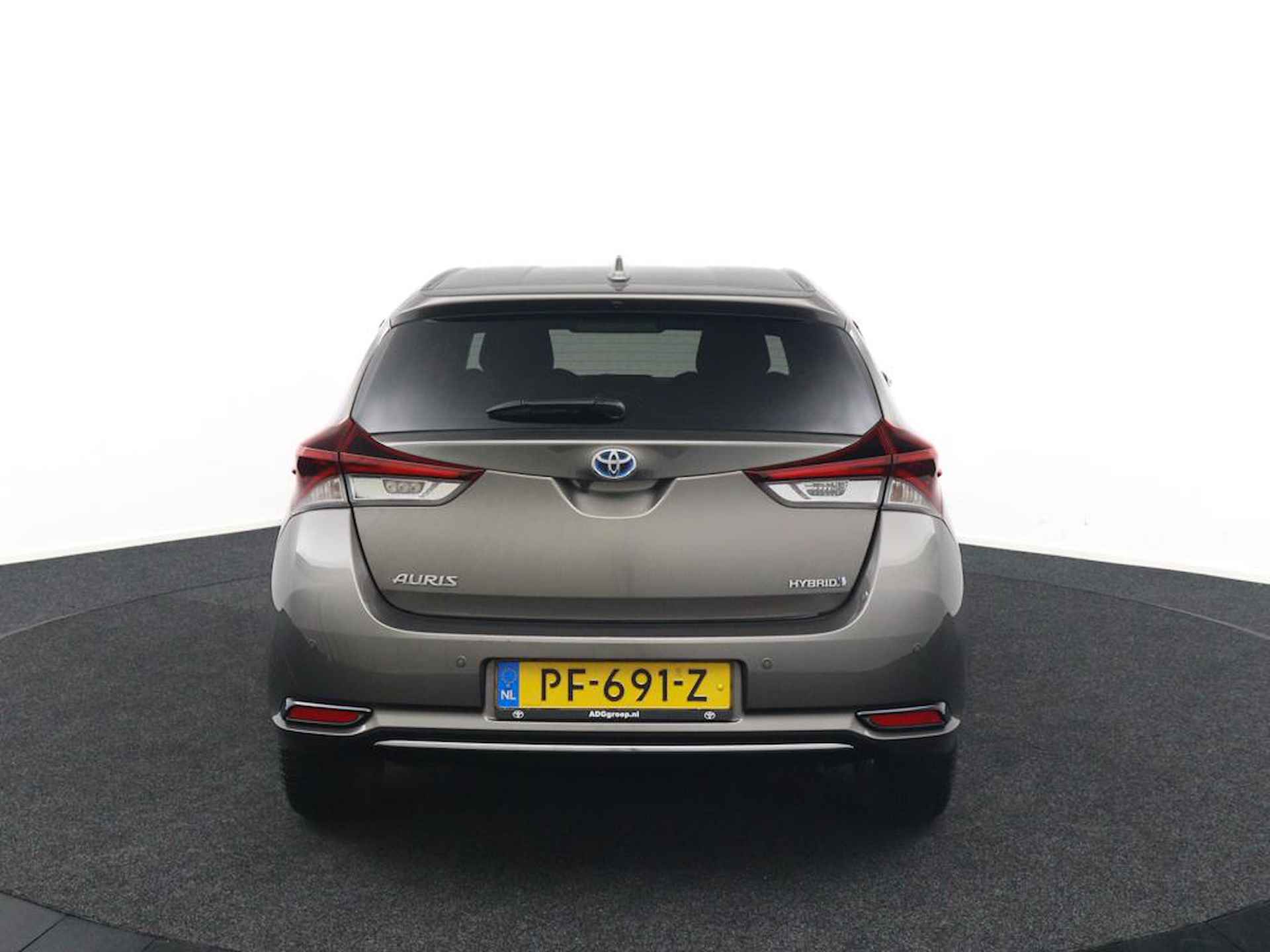 Toyota Auris 1.8 Hybrid Dynamic Go | Navigatie | Parkeersensoren Achter | Alcantara Bekleding | Keyless Entry | - 9/49