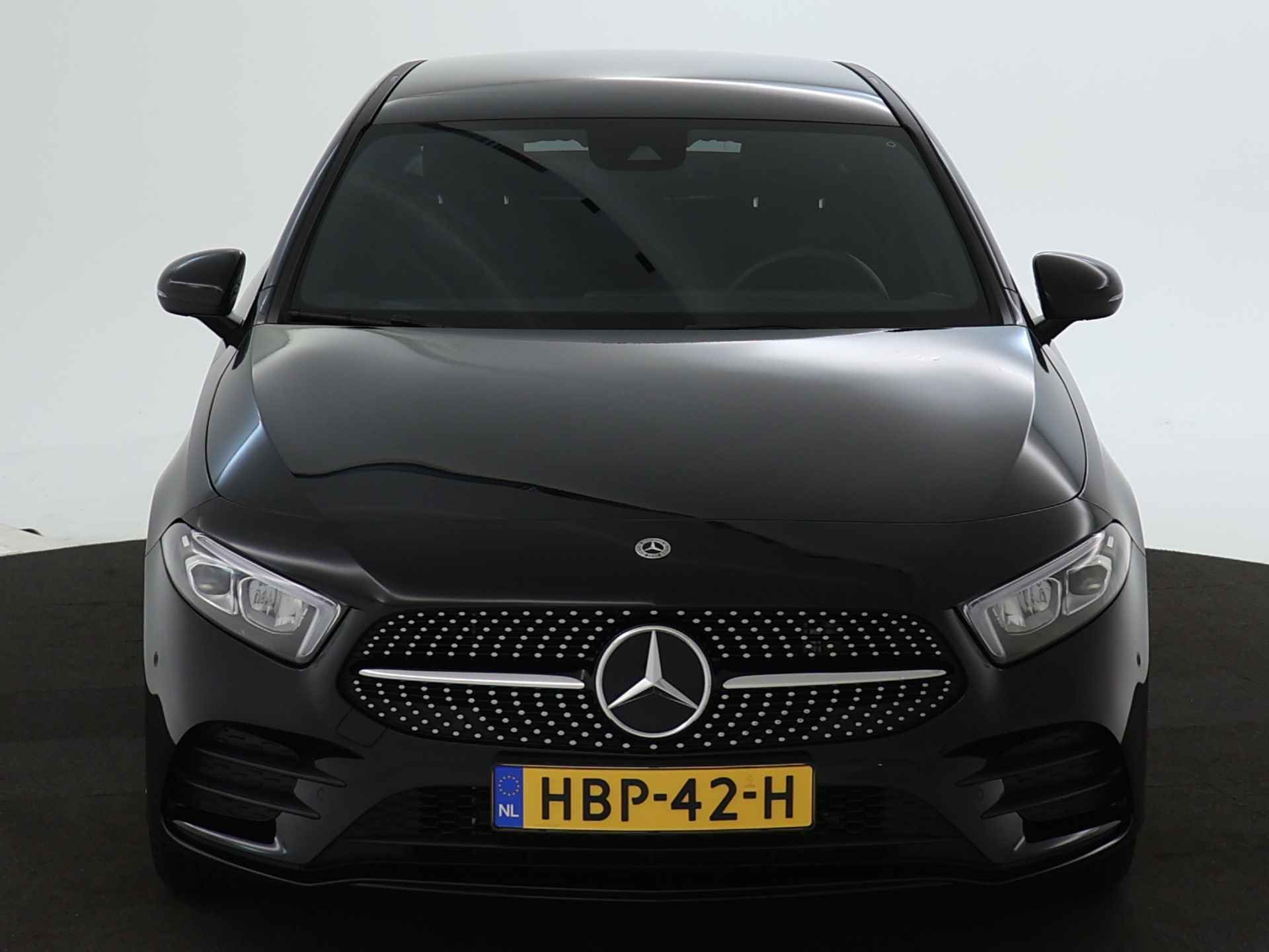 Mercedes-Benz A-Klasse 250 e AMG Plug-In Hybride | AMG Styling | Night Pakket | Stoelverwarming | Pricacy glass | Inclusief 24 maanden MB Certified garantie voor Europa. - 27/47