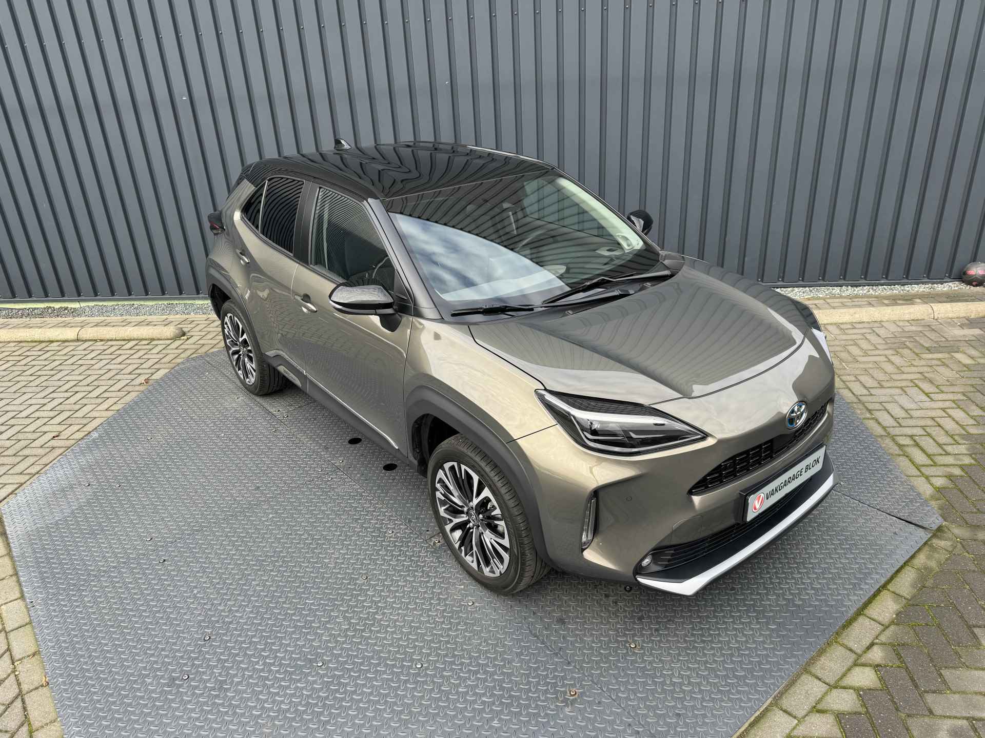 Toyota Yaris Cross 1.5 Hybrid Executive / Bi tone | Oxide Bronze | JBL | Elektrische achterklep | Rijkaar!! - 8/35