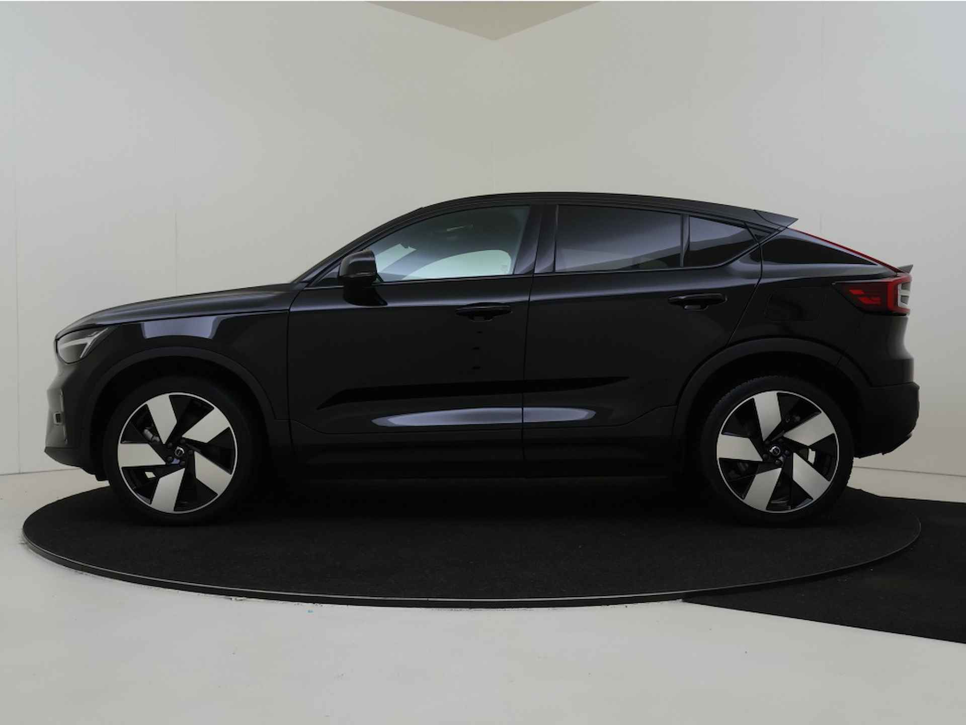 Volvo C40 Twin Engine Intro Edition 78 kWh | Panoramadak | - 2/35