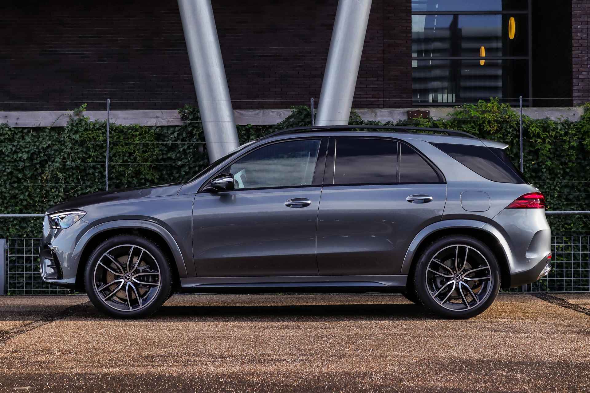 Mercedes-Benz GLE GLE 400 e 4MATIC Sport Edition Premium | Rijassistentiepakket | AMG Line | Warmtecomfortpakket | Trekhaak | Nightpakket - 7/48