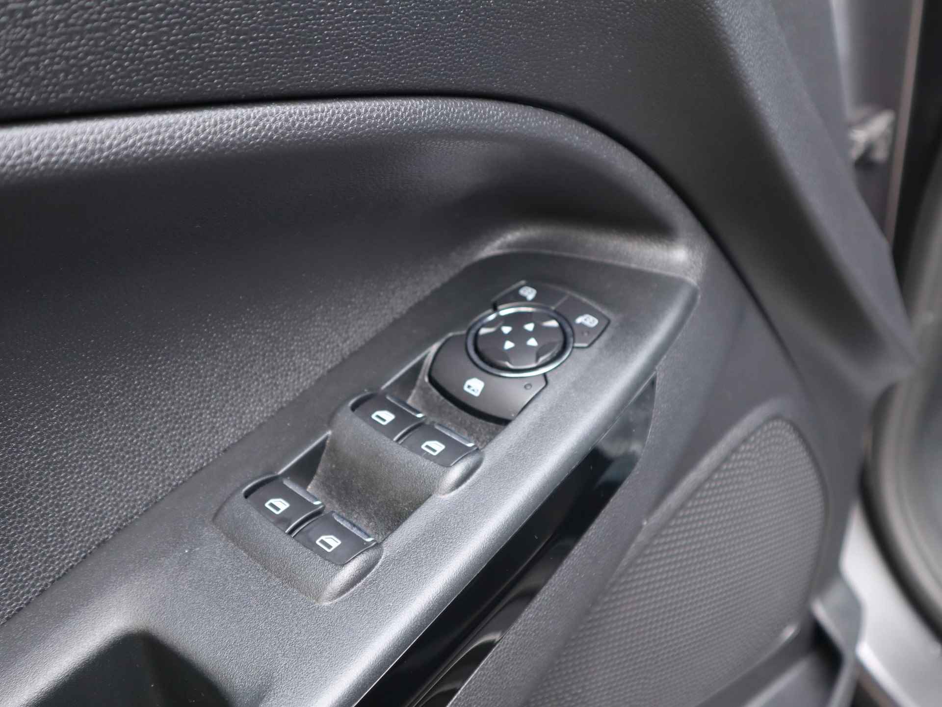 Ford EcoSport 1.0 EcoBoost Titanium 125PK | AppleCarPlay/Android Auto | Winter Pack | Privacy Glass | Cruise Control | Parkeersensoren | LED | - 14/33