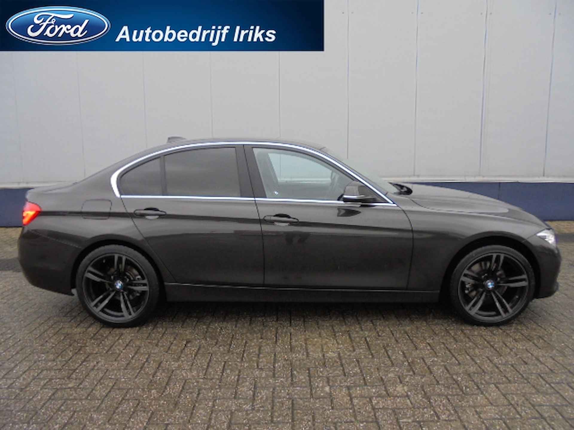 BMW 3-Serie 330I  252pk  Centennial High Executive - 3/33