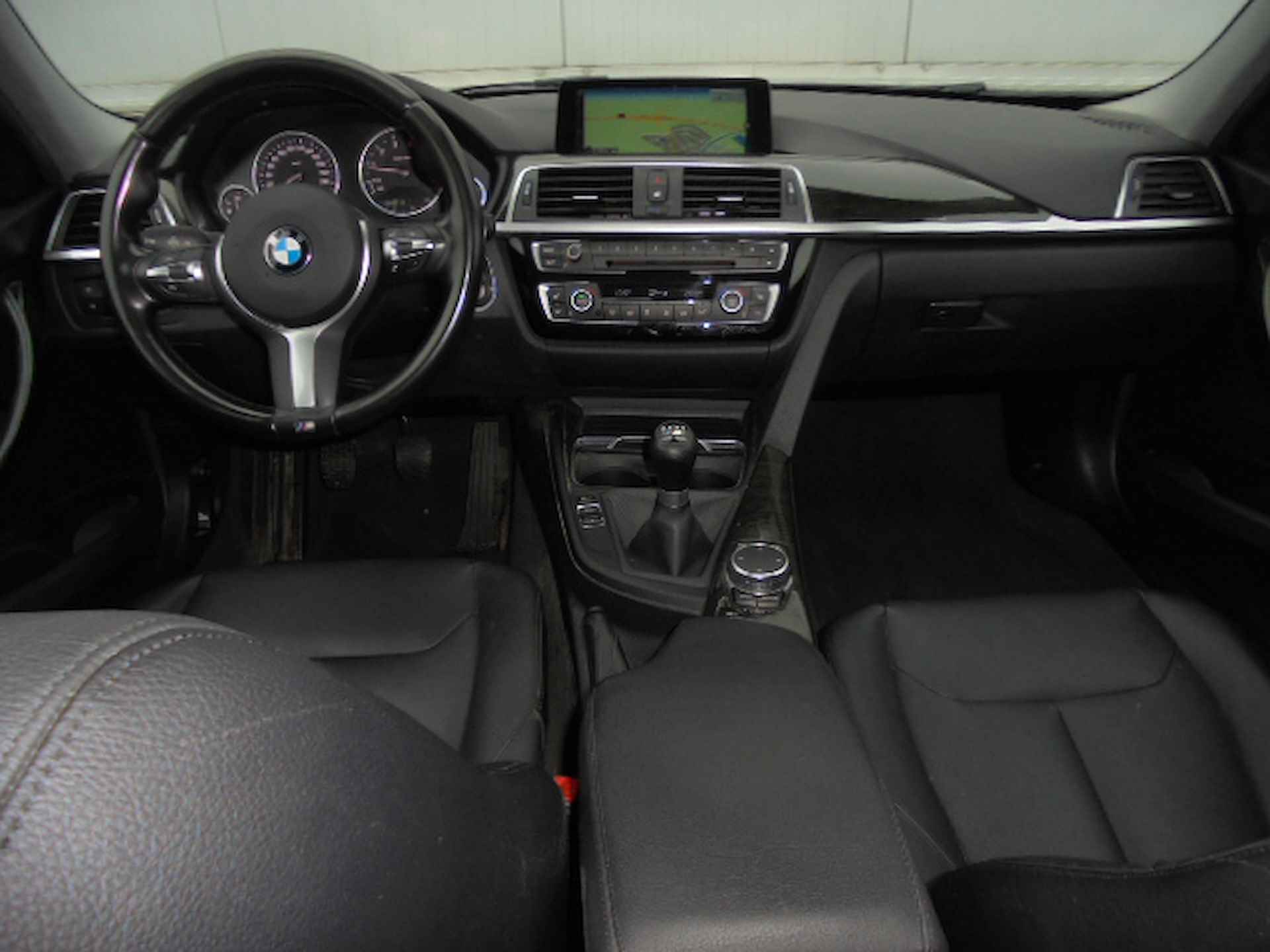 BMW 3-Serie 330I  252pk  Centennial High Executive - 12/33