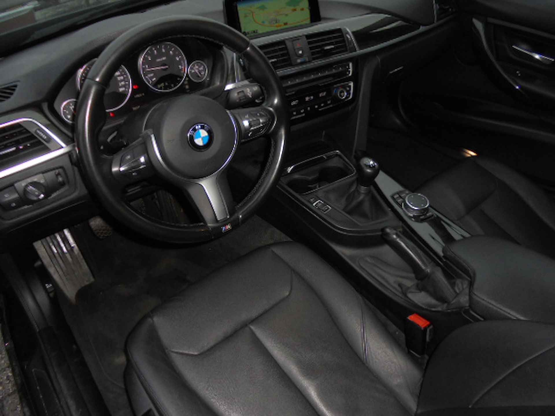 BMW 3-Serie 330I  252pk  Centennial High Executive - 22/33