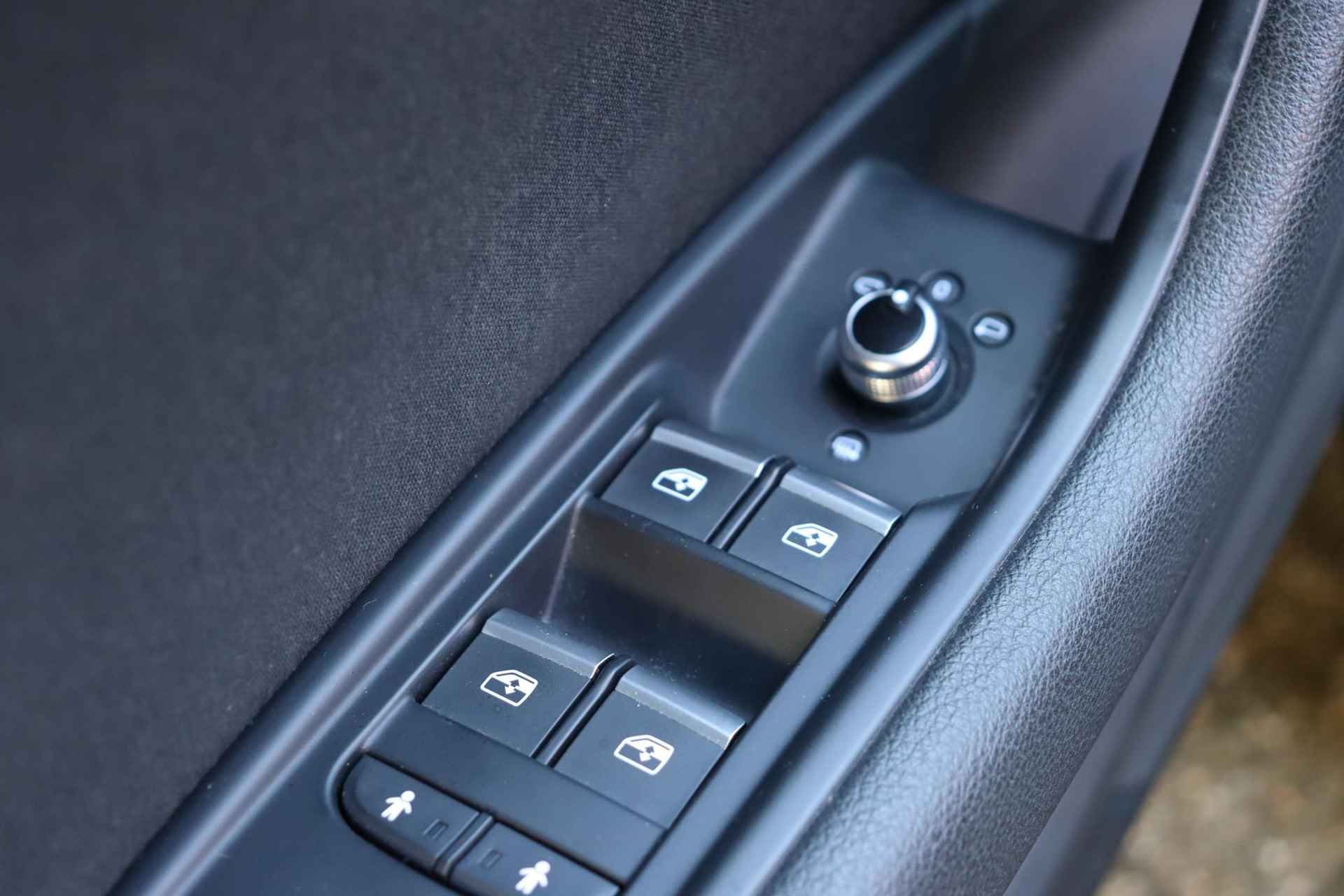 Audi A4 Avant 1.4 TFSI Sport Lease Edition | Navigatie | Parkeersensoren voor & achter | cruise control - 16/37
