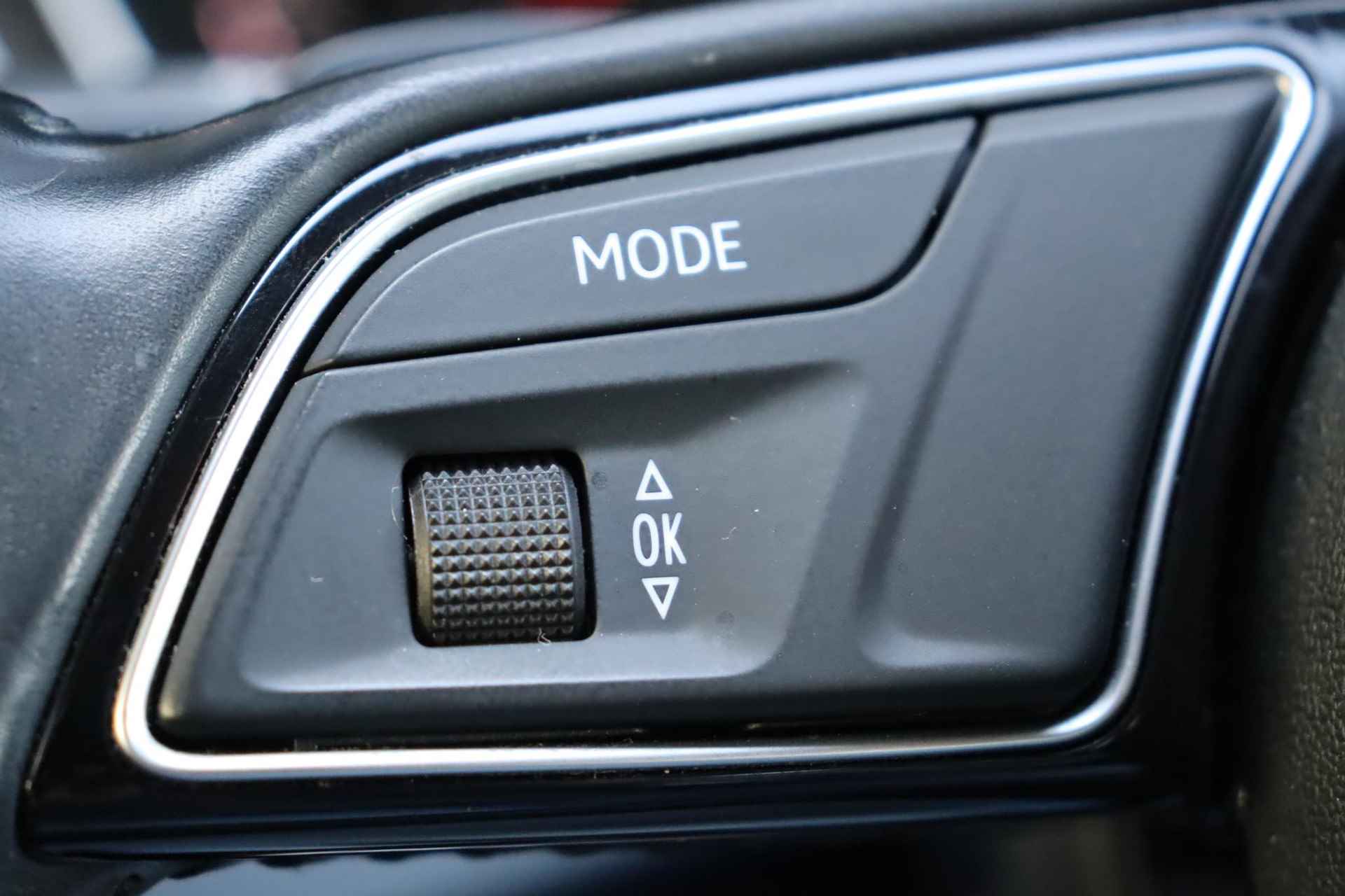 Audi A4 Avant 1.4 TFSI Sport Lease Edition | Navigatie | Parkeersensoren voor & achter | cruise control - 19/37