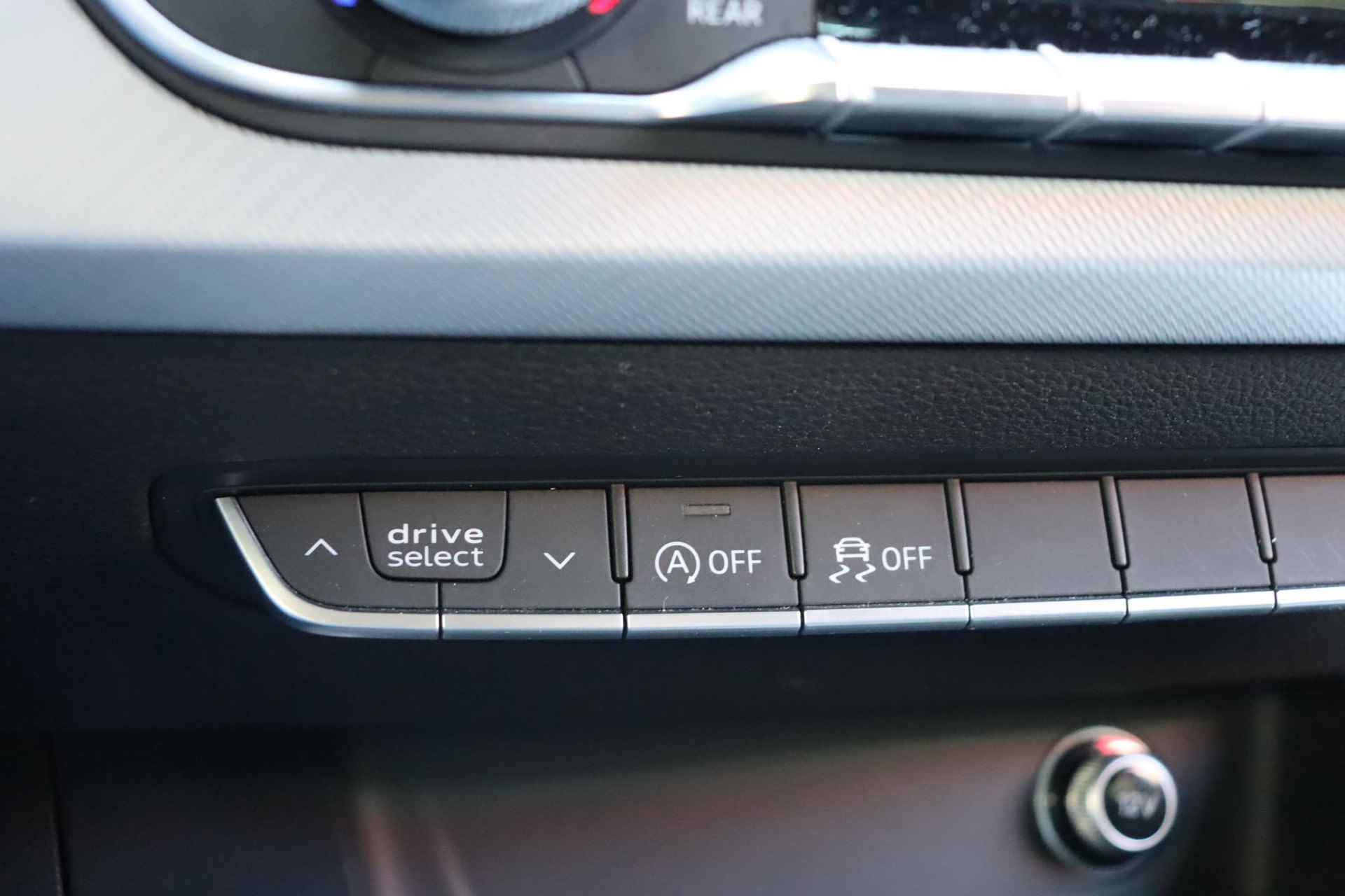 Audi A4 Avant 1.4 TFSI Sport Lease Edition | Navigatie | Parkeersensoren voor & achter | cruise control - 28/37