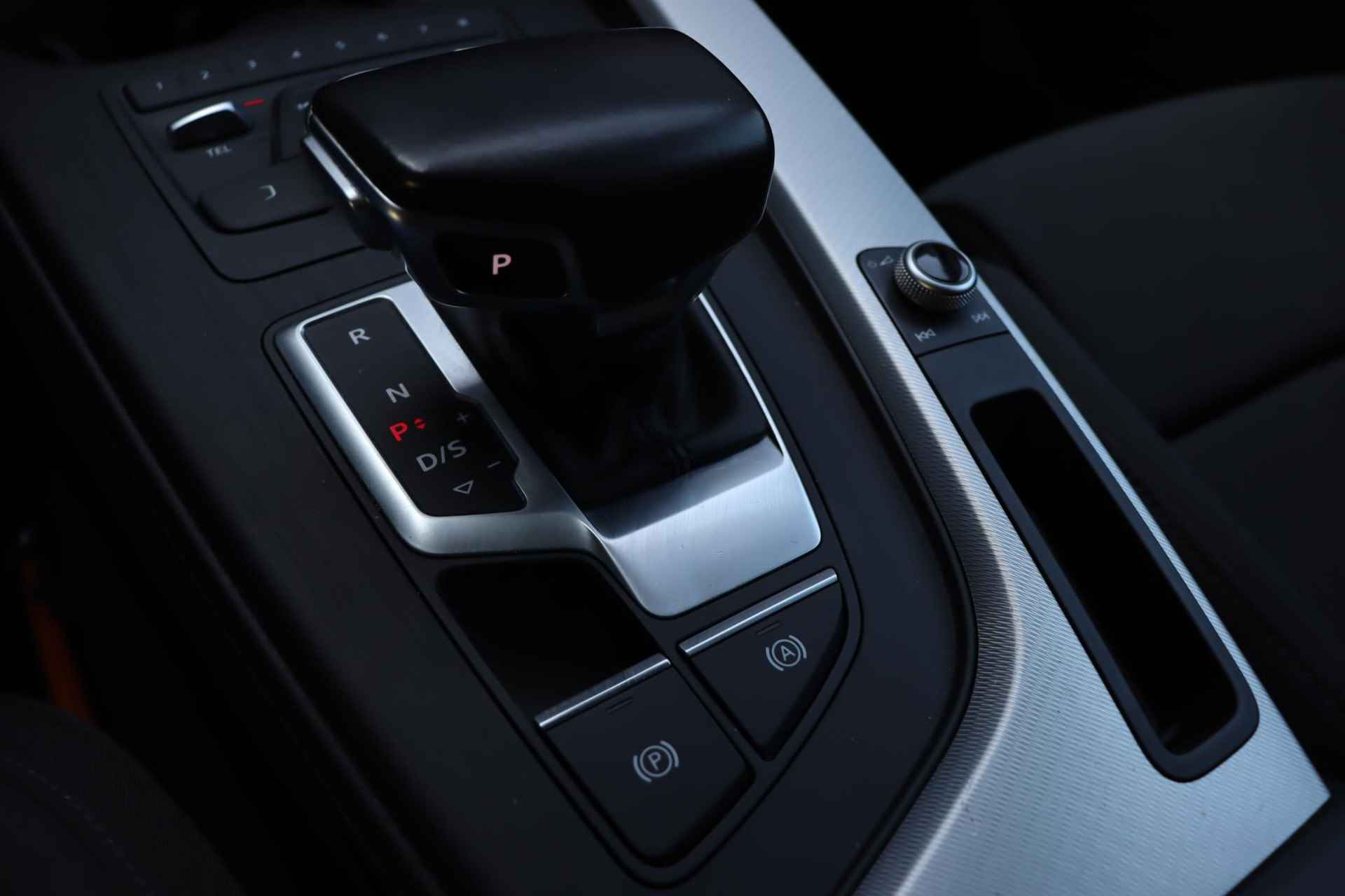Audi A4 Avant 1.4 TFSI Sport Lease Edition | Navigatie | Parkeersensoren voor & achter | cruise control - 30/37