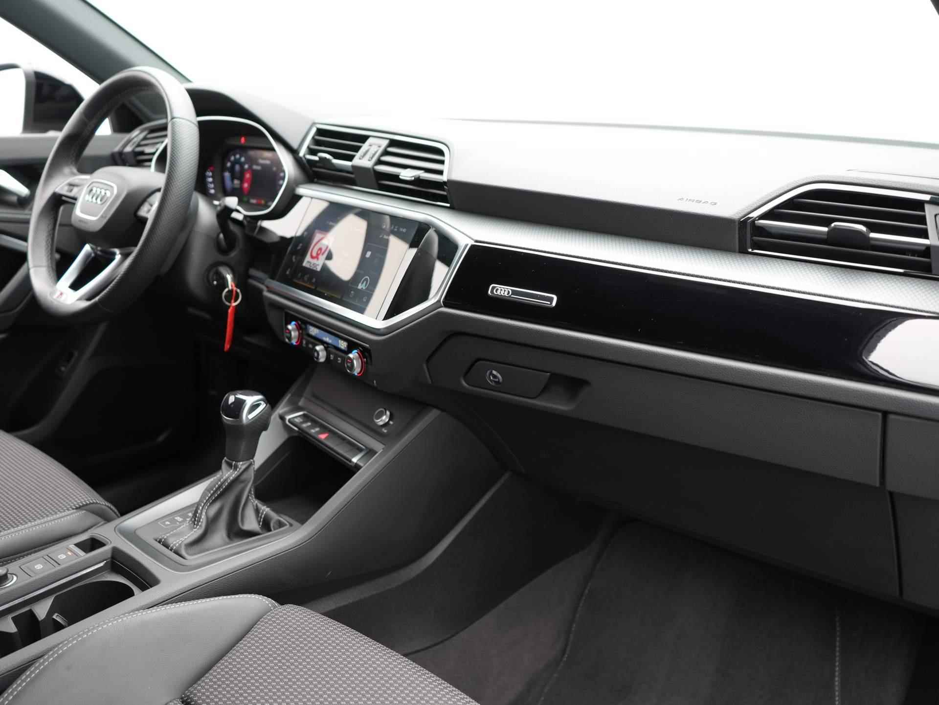 Audi Q3 Sportback 35 TFSI S Edition LED | Clima | S-Line | Navigatie | Elek achterklep | 19 Inch - 36/45