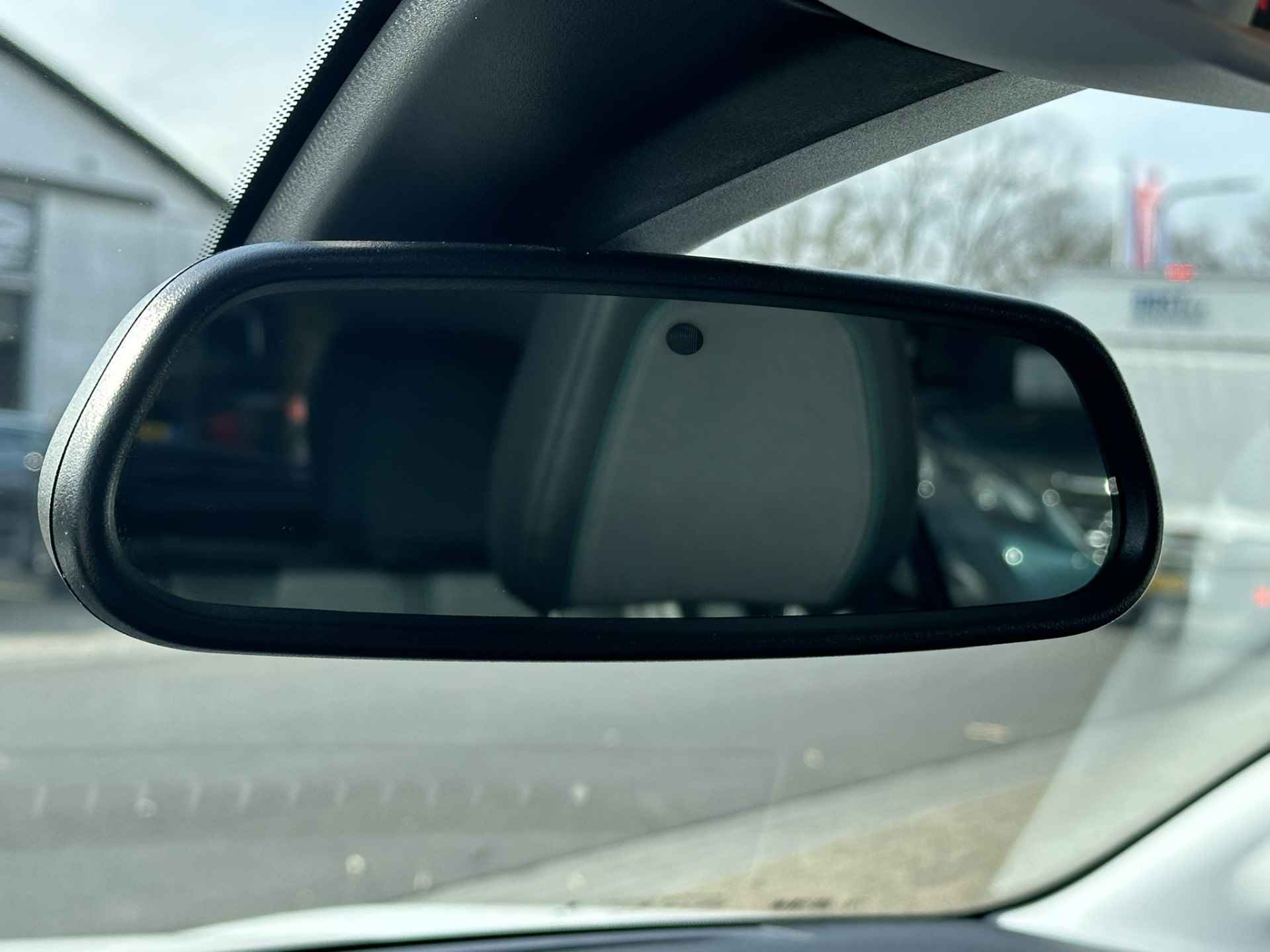Peugeot 208 1.2 100pk PureTech Allure | Pano | LED | ECC | Adapt Cruise | PDC incl. Camera | Apple Carplay | Stoelverwarming - 59/69