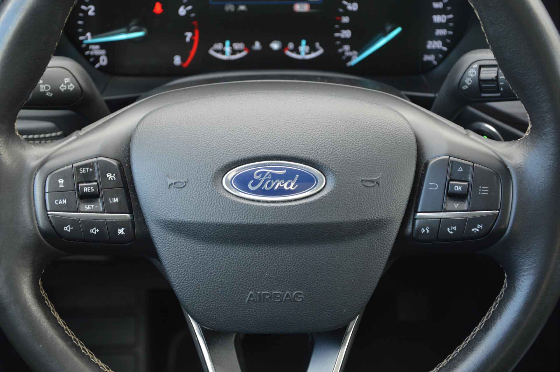 Ford FOCUS Wagon Vignale EcoBoost 125 pk | Trekhaak | Pano | Full LED | Adapt. Cruise | B&O | Leder | Stoelverw. - 15/26
