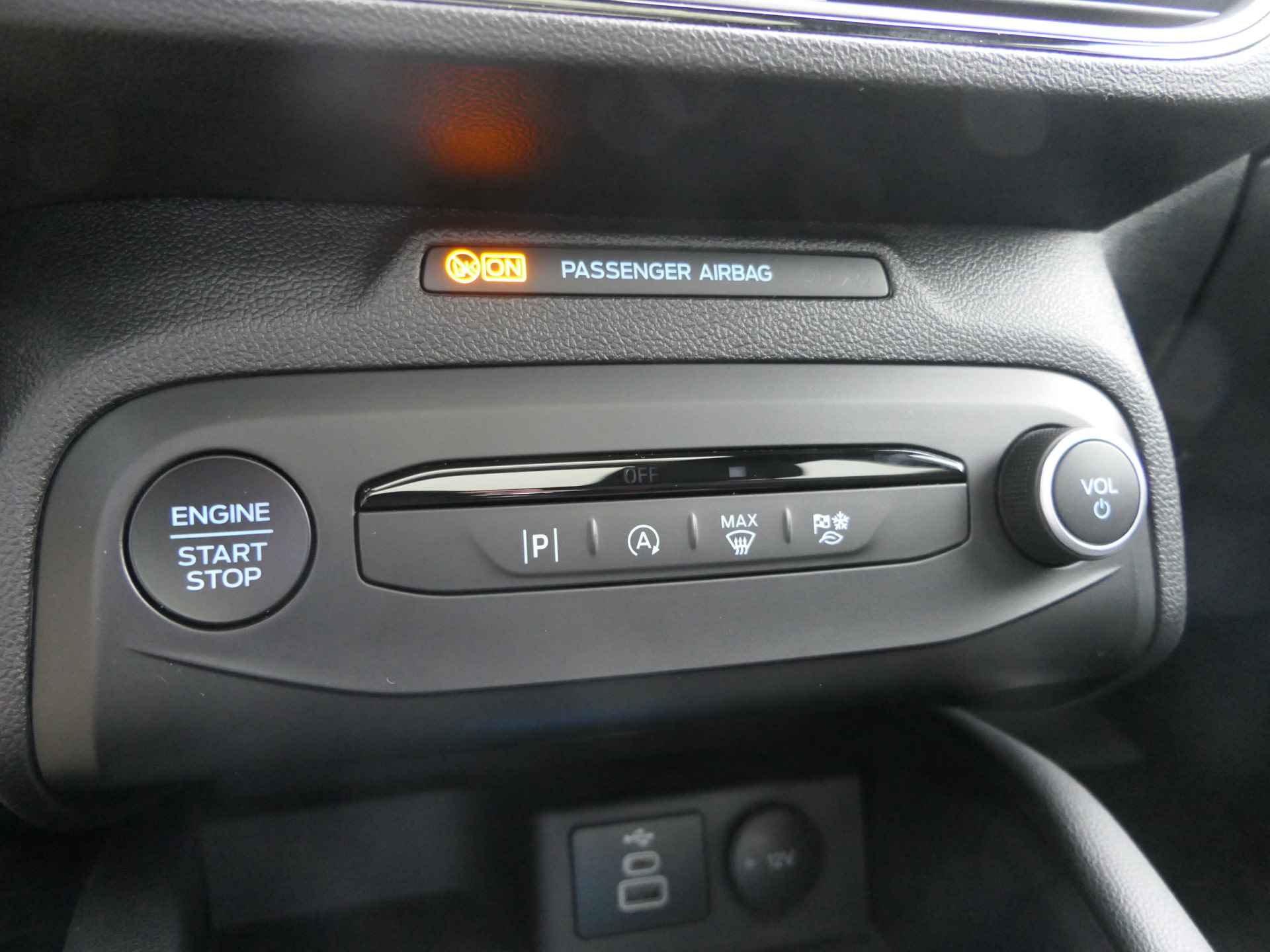 Ford Focus Wagon 1.0 EcoBoost Hybrid ST Line X | Panoramadak | Winterpack | Elektrische Achterklep | BLIS | Head-Up Display - 34/38