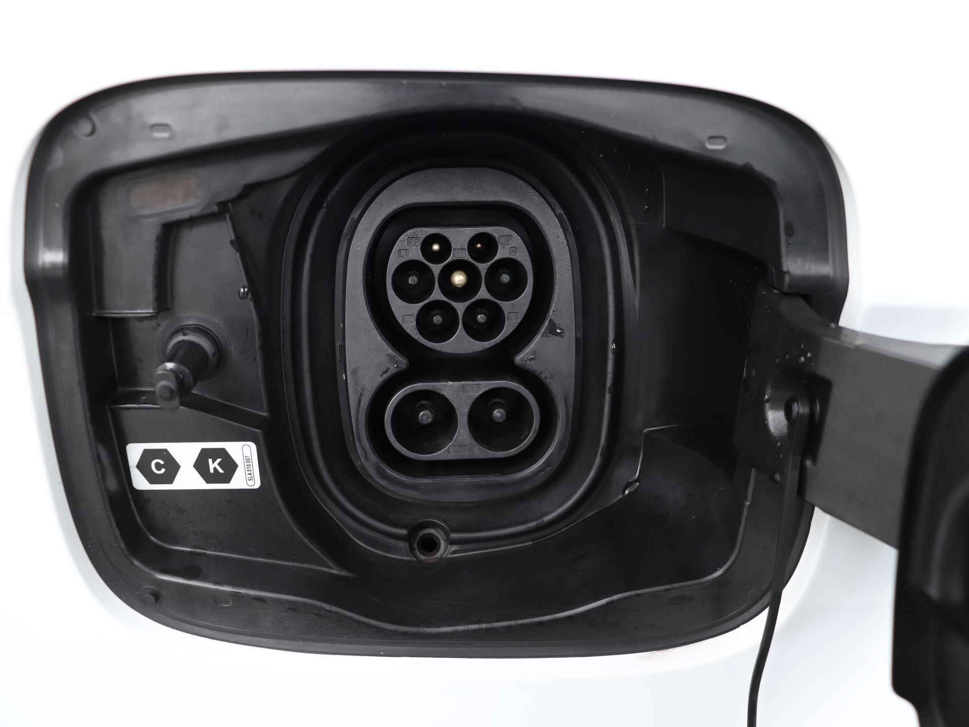 Skoda Enyaq iV 80 Sportline | Stoelverwarming V + A | Navigatie | Camera | Adaptive cruise | Apple CarPlay | - 17/54