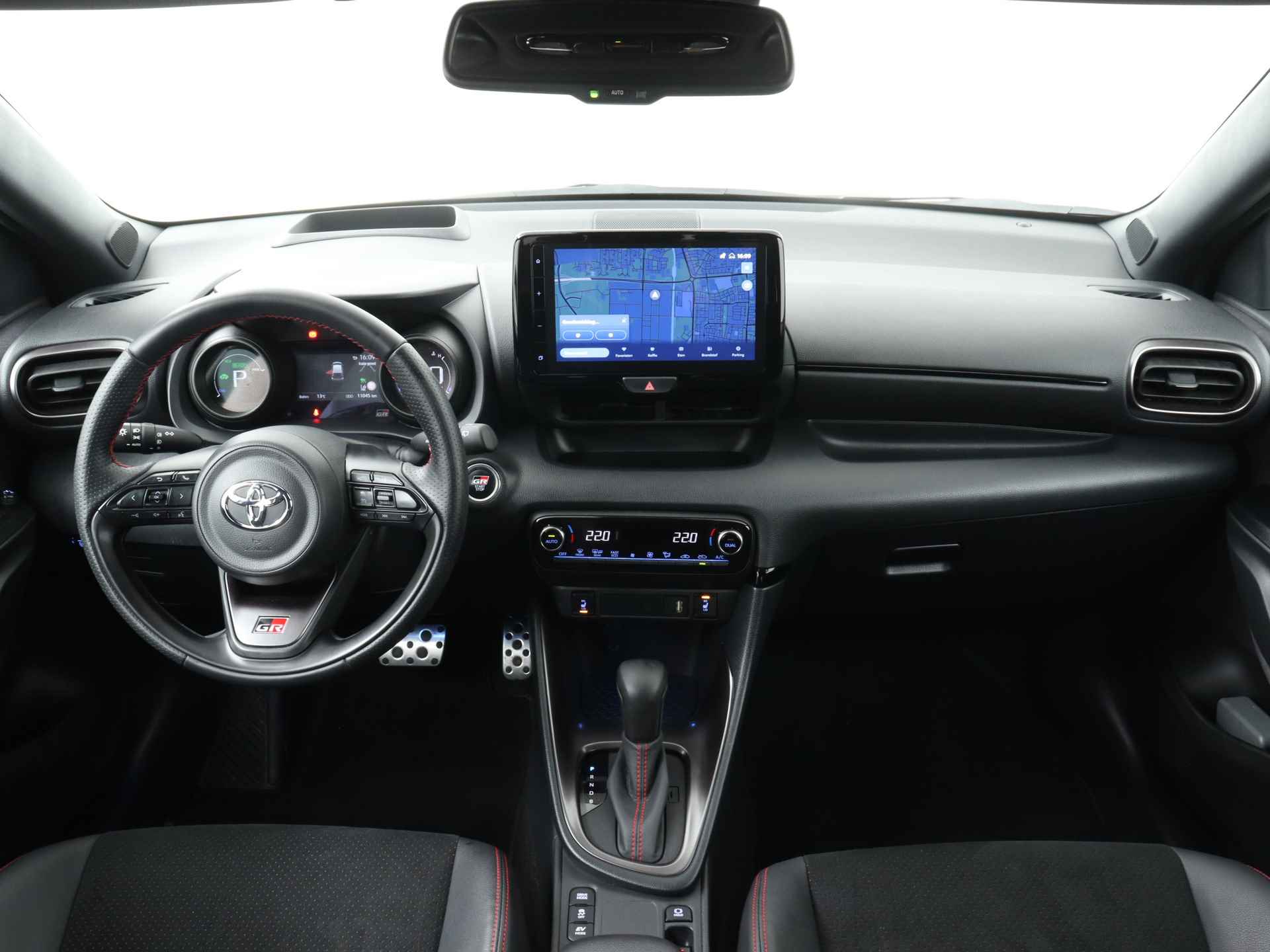 Toyota Yaris 1.5 Hybrid GR Bi-tone Limited | Blindspotmonitor | Sport interieur | Navigatie | My T app | - 6/45