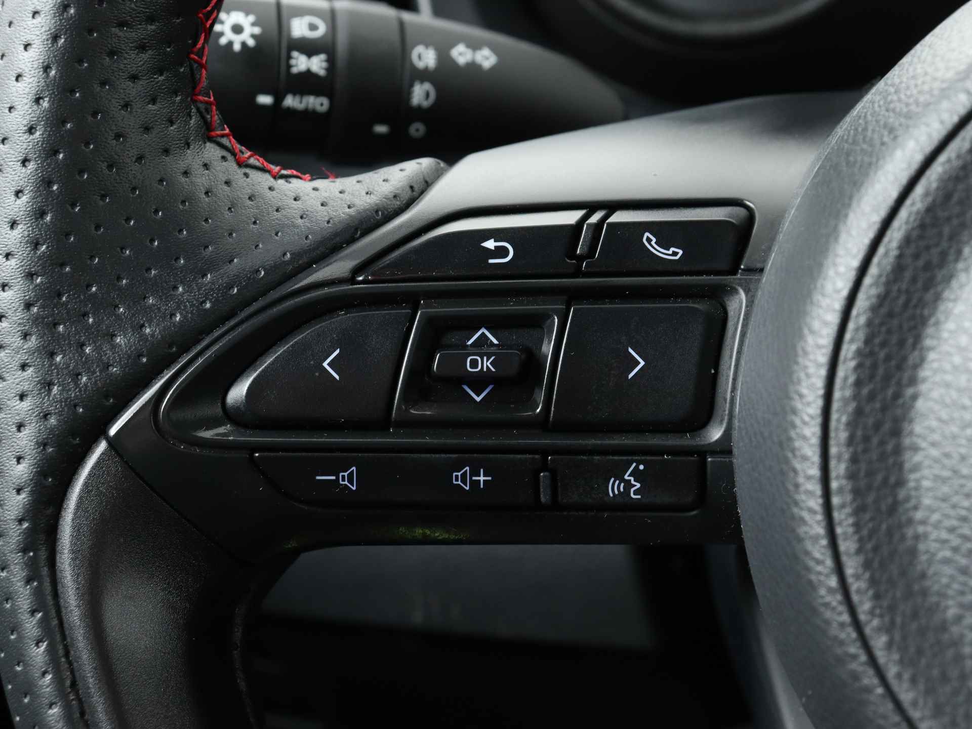 Toyota Yaris 1.5 Hybrid GR Bi-tone Limited | Blindspotmonitor | Sport interieur | Navigatie | My T app | - 22/45