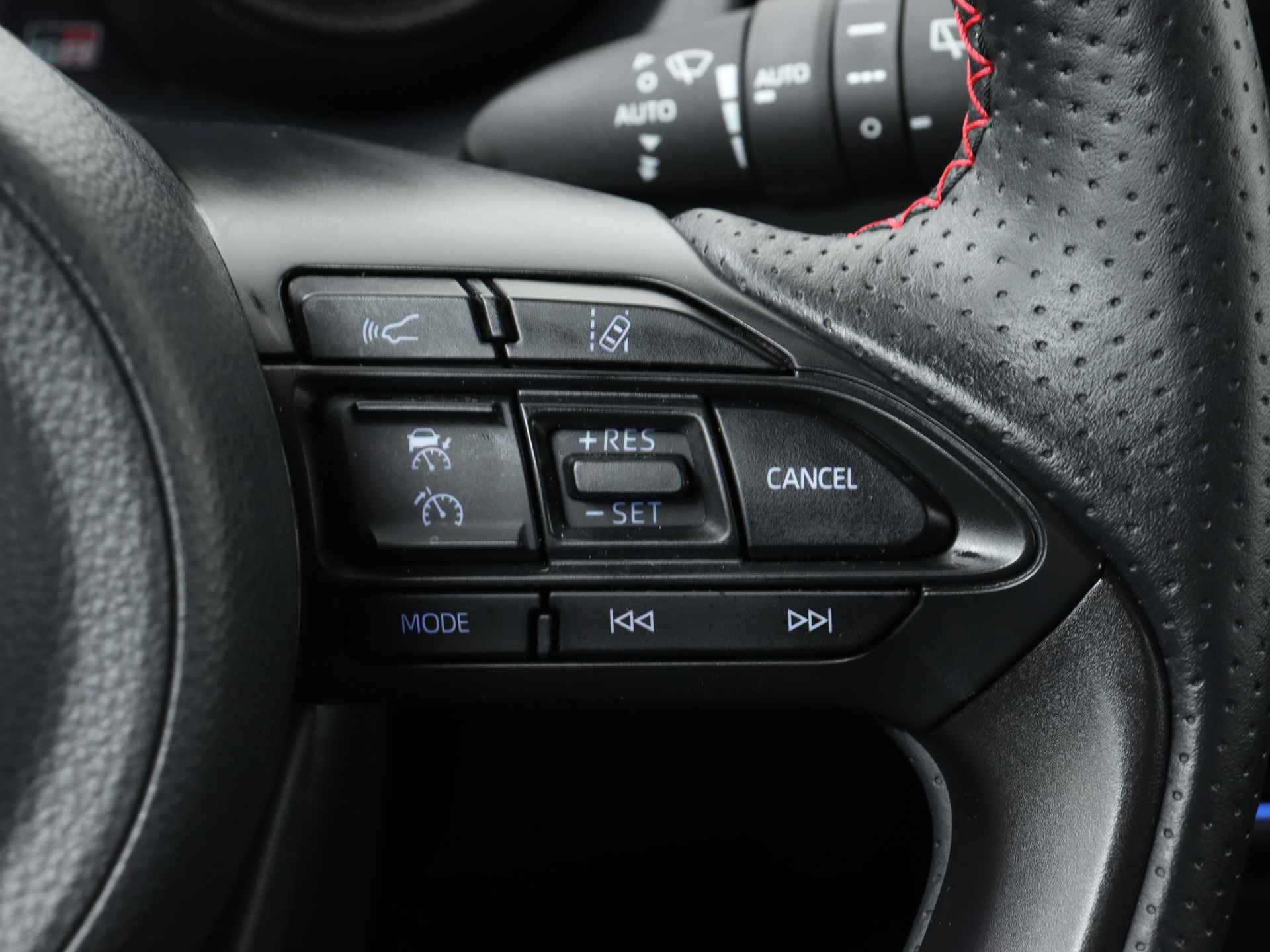Toyota Yaris 1.5 Hybrid GR Bi-tone Limited | Blindspotmonitor | Sport interieur | Navigatie | My T app | - 23/45