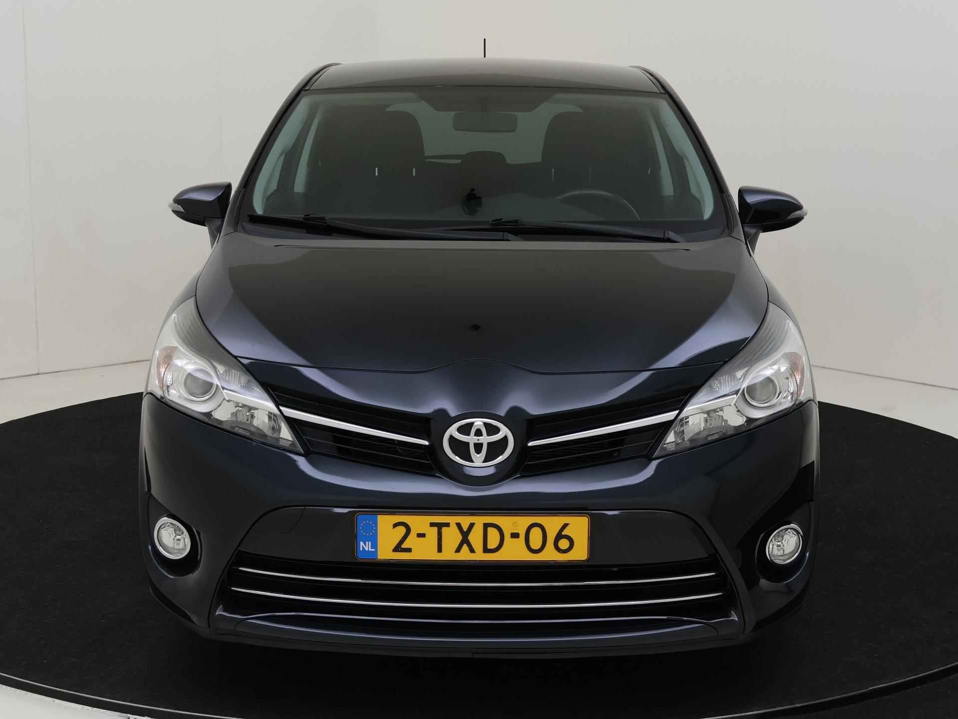 Toyota Verso 1.8 VVT-i Aspiration Navigatie / Camera / Climate Control / Lichtmetalen Velgen - 3/26