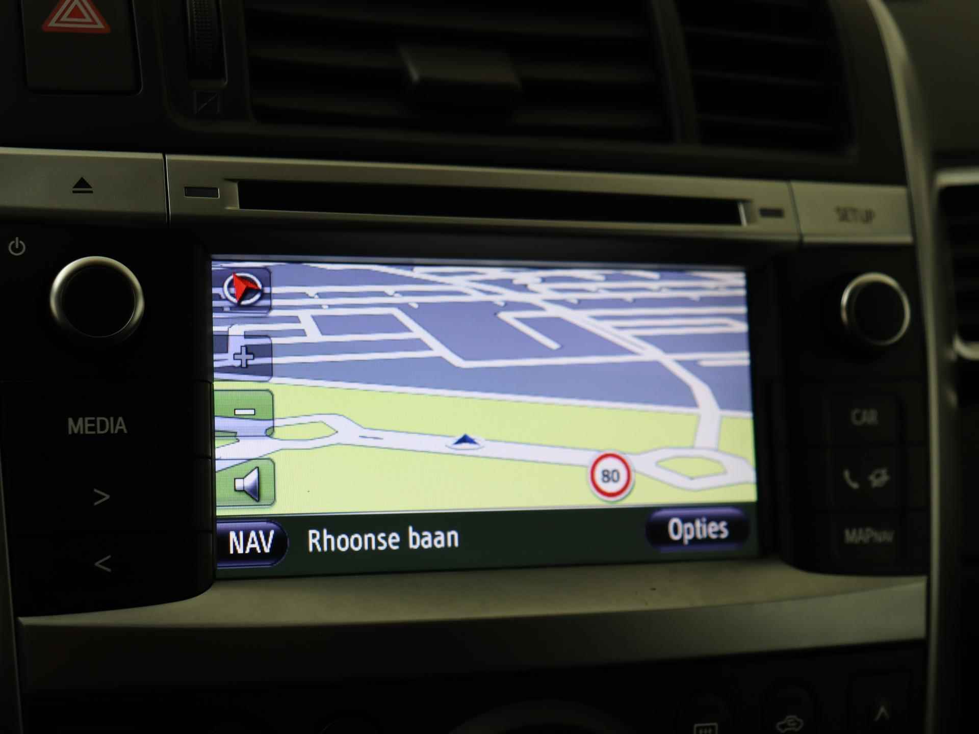 Toyota Verso 1.8 VVT-i Aspiration Navigatie / Camera / Climate Control / Lichtmetalen Velgen - 14/26