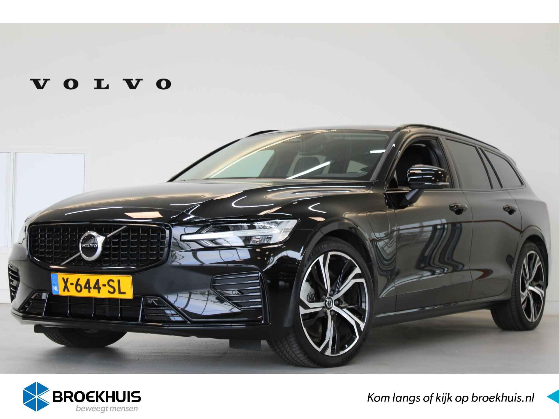 Volvo V60 T6 350PK AWD Plus Dark | Keyless Entry | 19'' | Getint Glas | Achterb verw