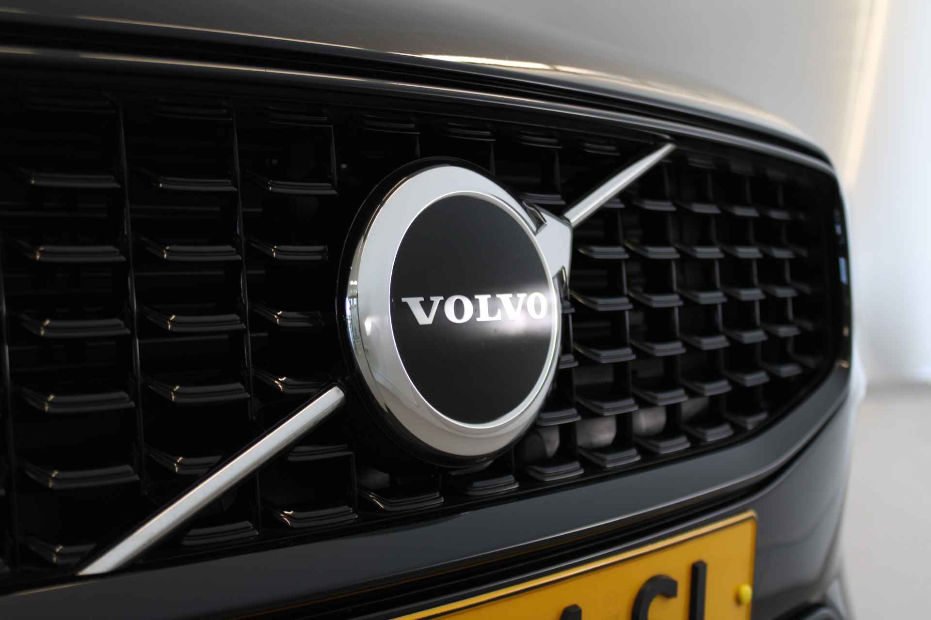 Volvo V60 T6 350PK AWD Plus Dark | Keyless Entry | 19'' | Getint Glas | Achterb verw - 42/53