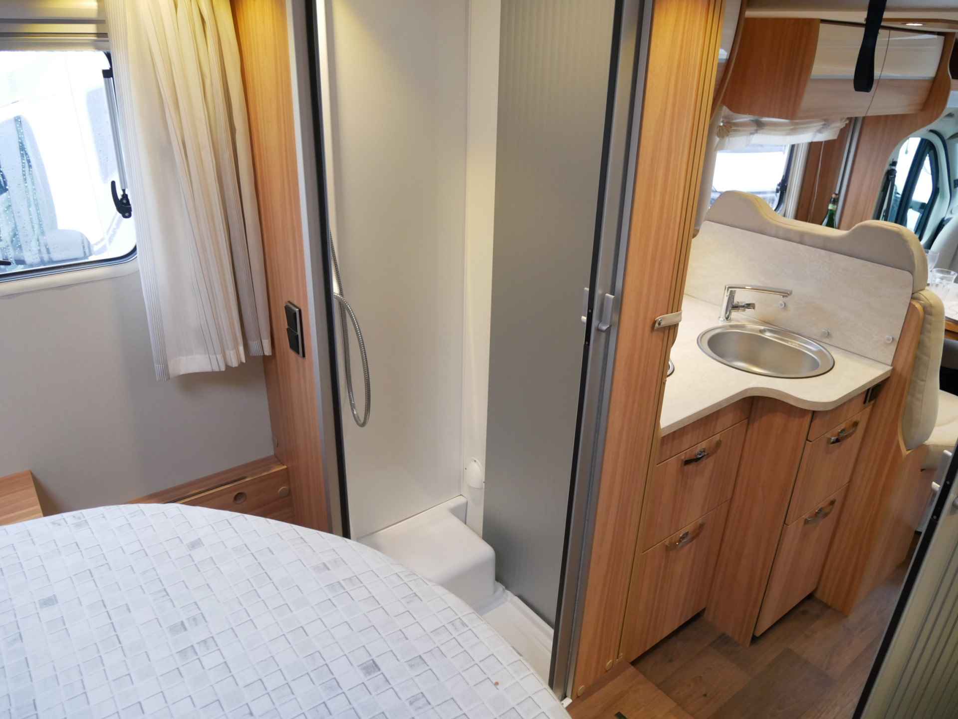 Hymer Tramp T 598 GL Queensbed, Hefbed, Scooter / Fietsendrager! - 16/32