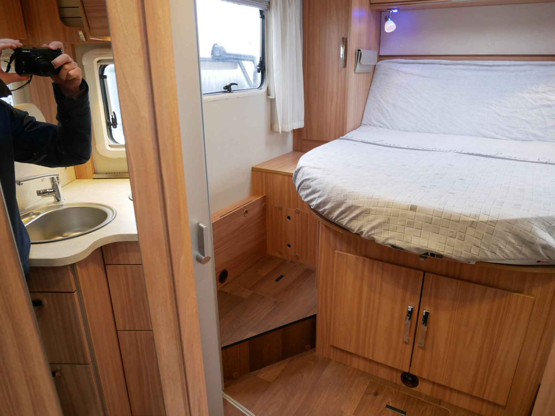 Hymer Tramp T 598 GL Queensbed, Hefbed, Scooter / Fietsendrager! - 17/32