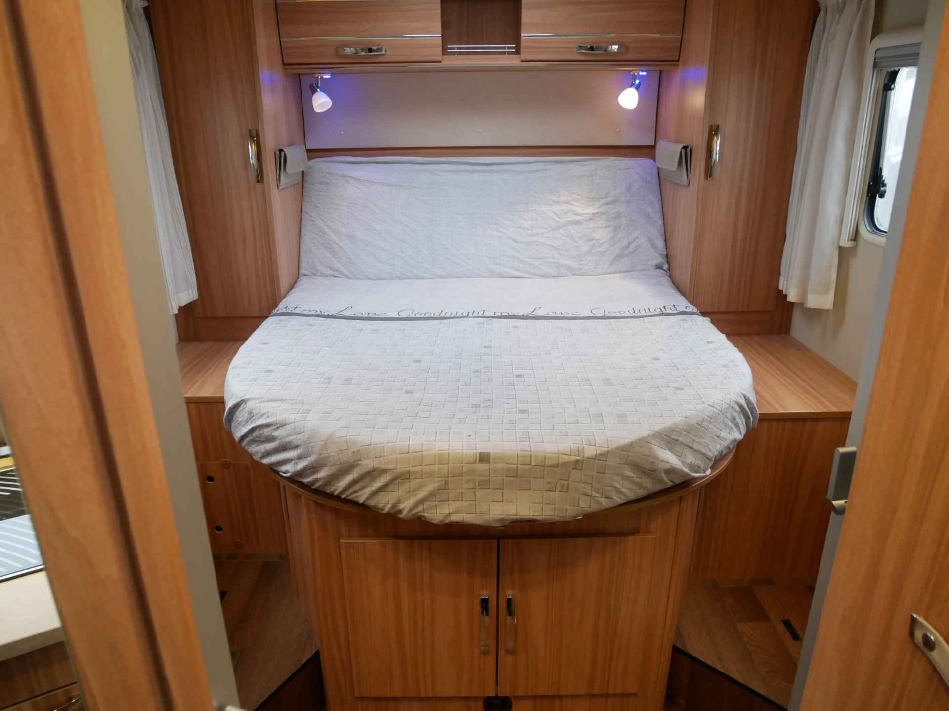 Hymer Tramp T 598 GL Queensbed, Hefbed, Scooter / Fietsendrager! - 18/32