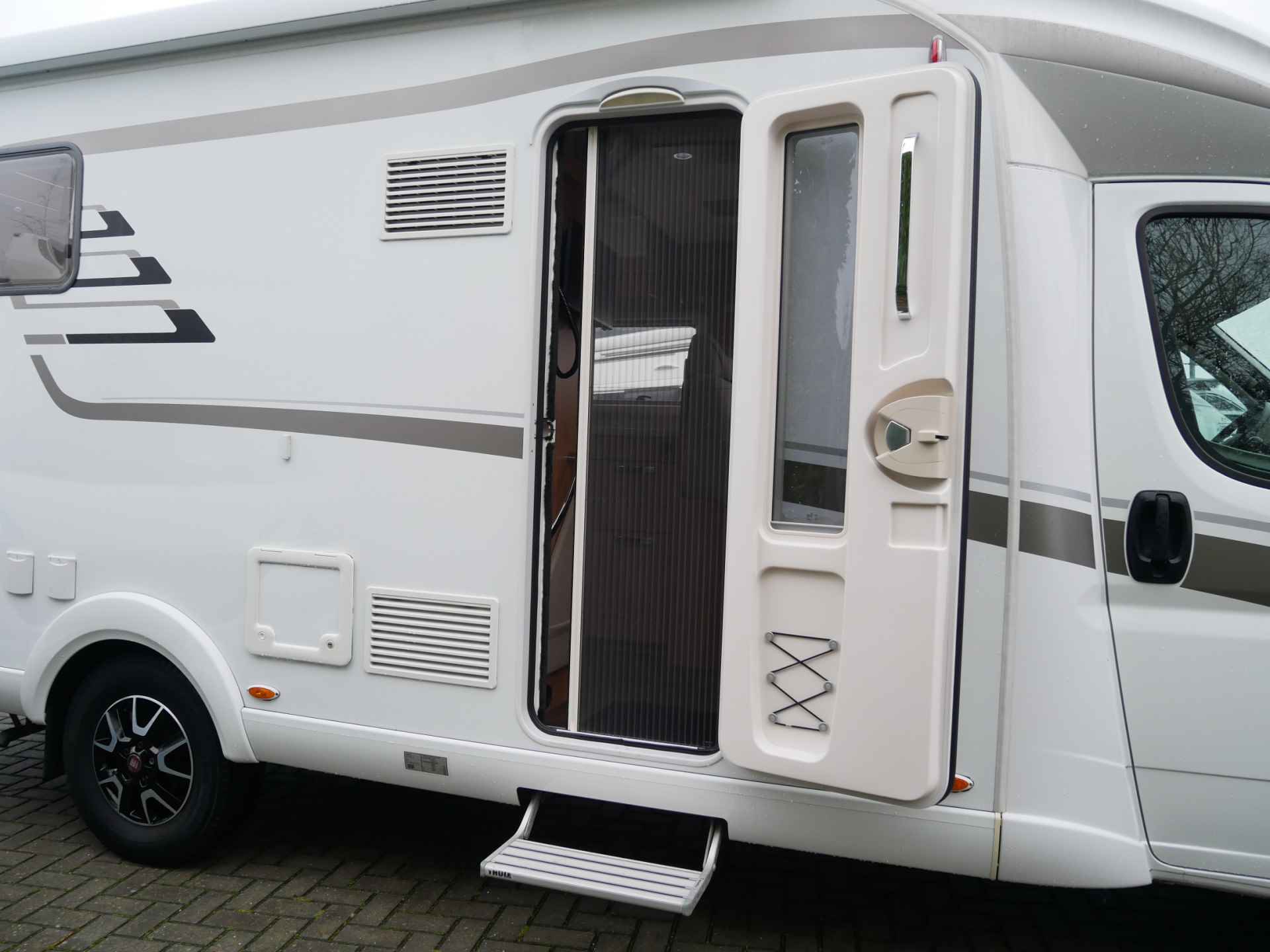 Hymer Tramp T 598 GL Queensbed, Hefbed, Scooter / Fietsendrager! - 22/32